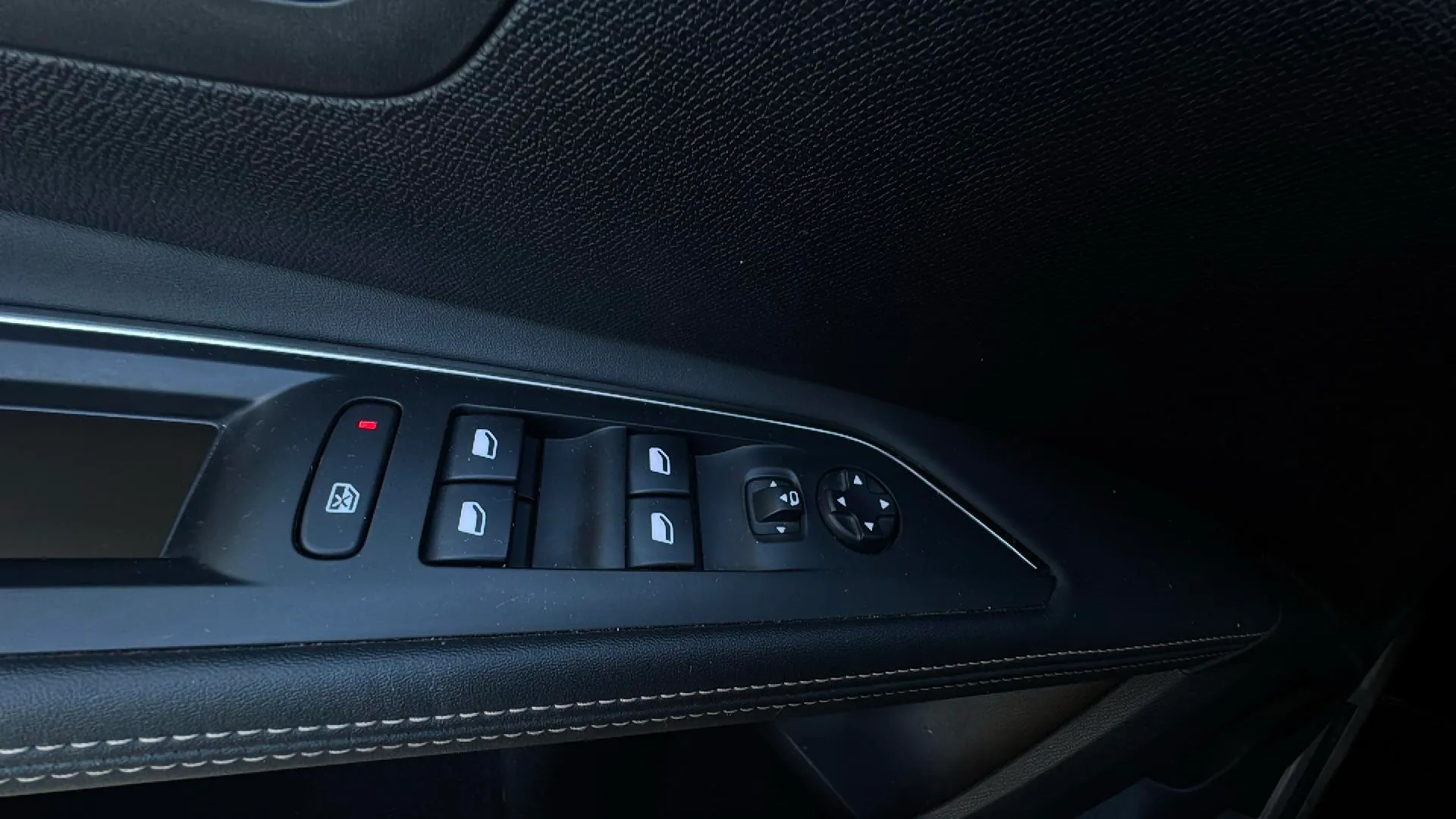 Peugeot 5008 GT-Line 1.2L PureTech EAT8 - foto 18
