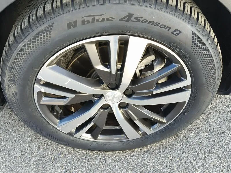 Peugeot 3008 225 e-EAT8 Allure - foto 40