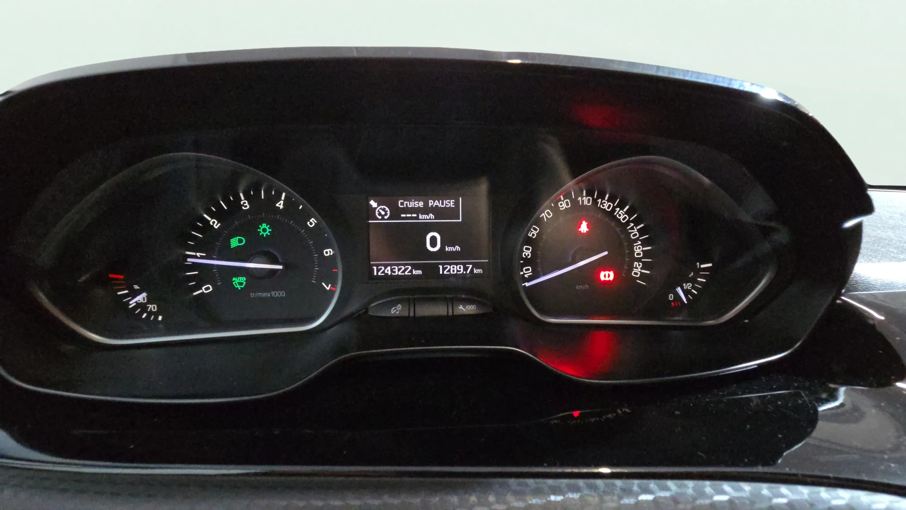 Peugeot 208 Allure 1.2L PureTech - foto 14