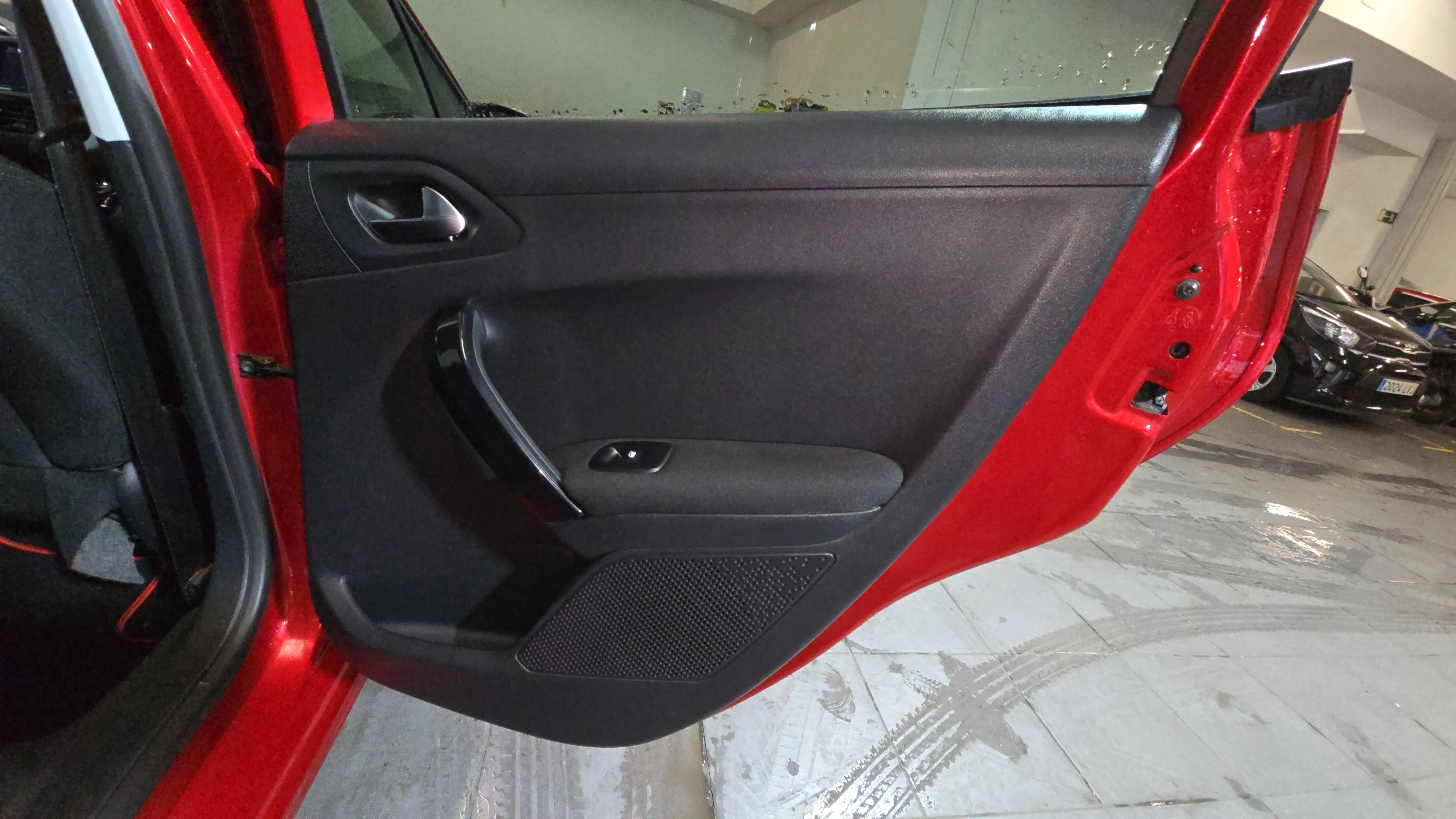 Peugeot 208 Allure 1.2L PureTech - foto 19