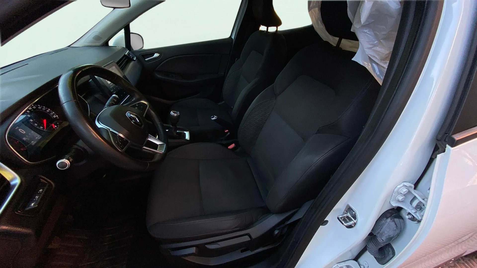 Renault Clio Zen TCe GPF - foto 16