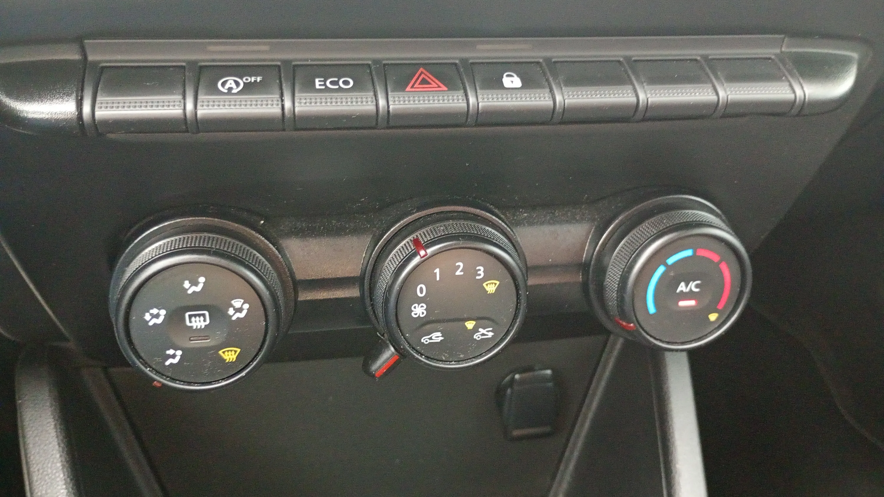 Dacia Duster Essential TCe 4x2 - foto 19