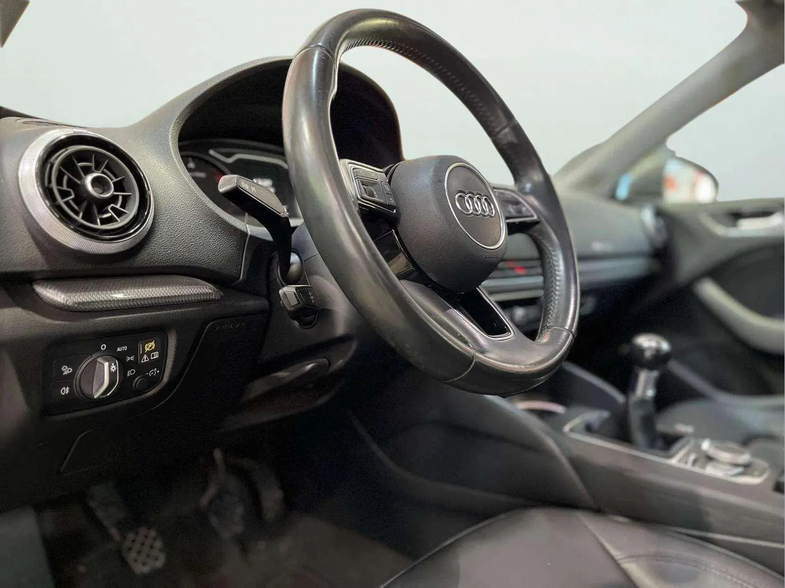 Audi A3 design edition 1.6 TDI Sedan - foto 11