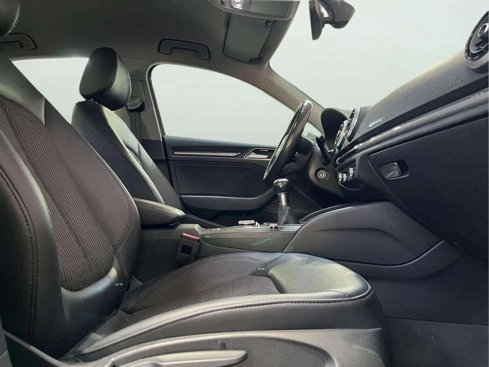 Audi A3 design edition 1.6 TDI Sedan - foto 23