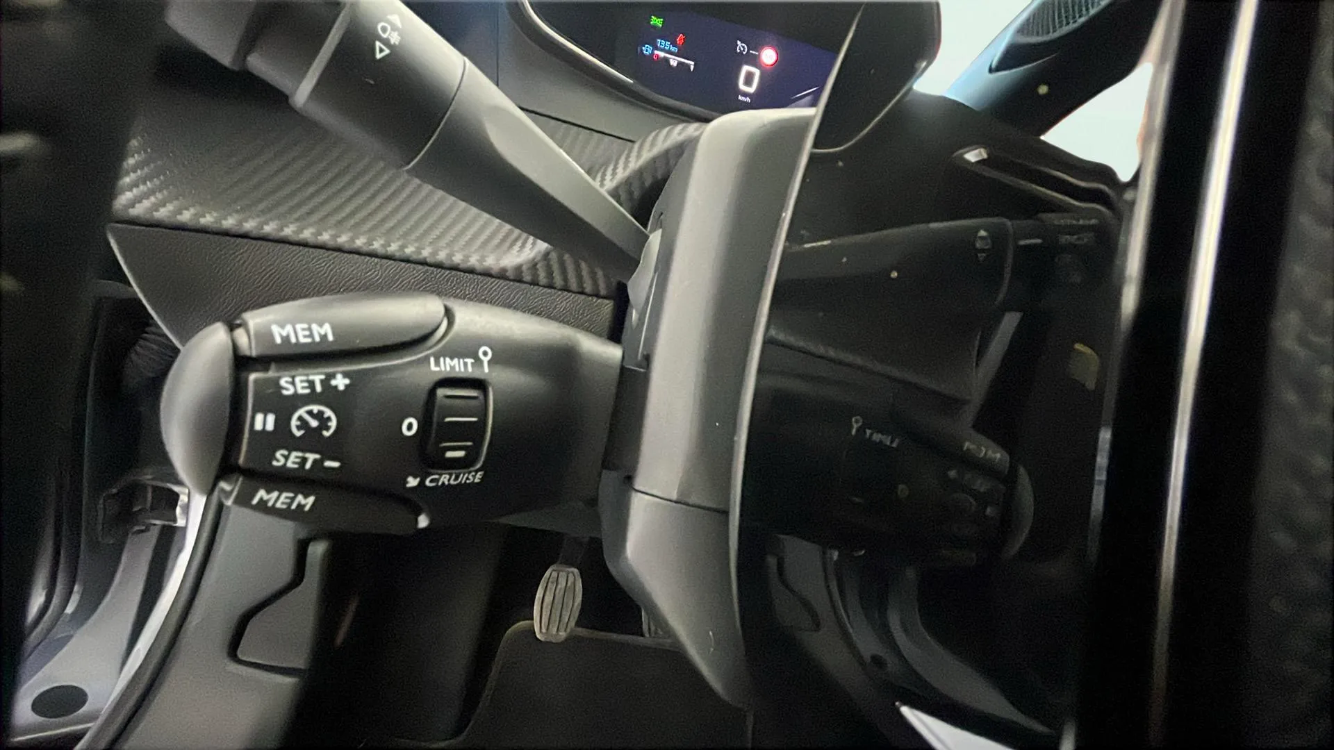Peugeot 2008 Allure Gasolina 100 - foto 22