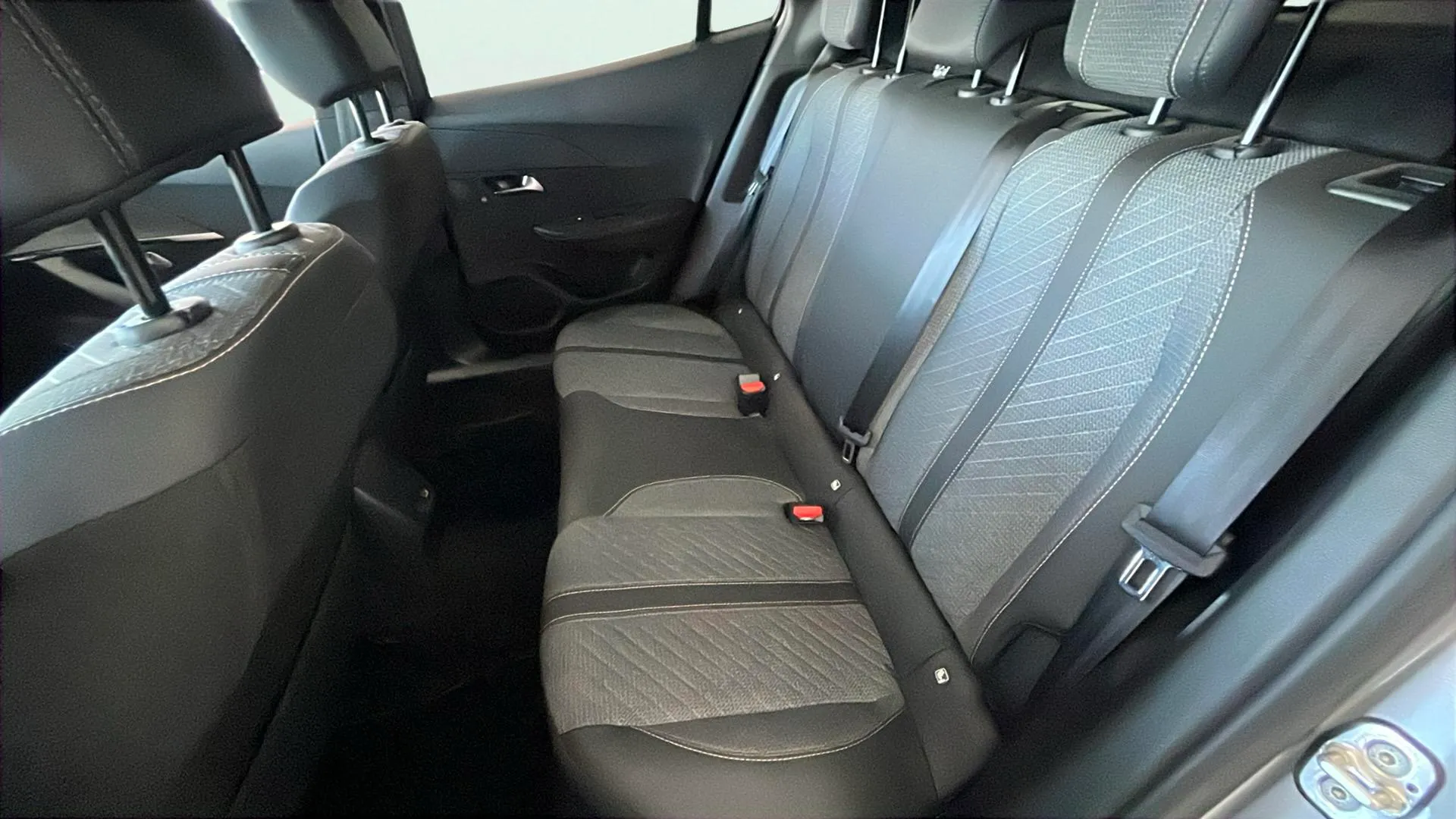 Peugeot 2008 Allure Gasolina 100 - foto 13
