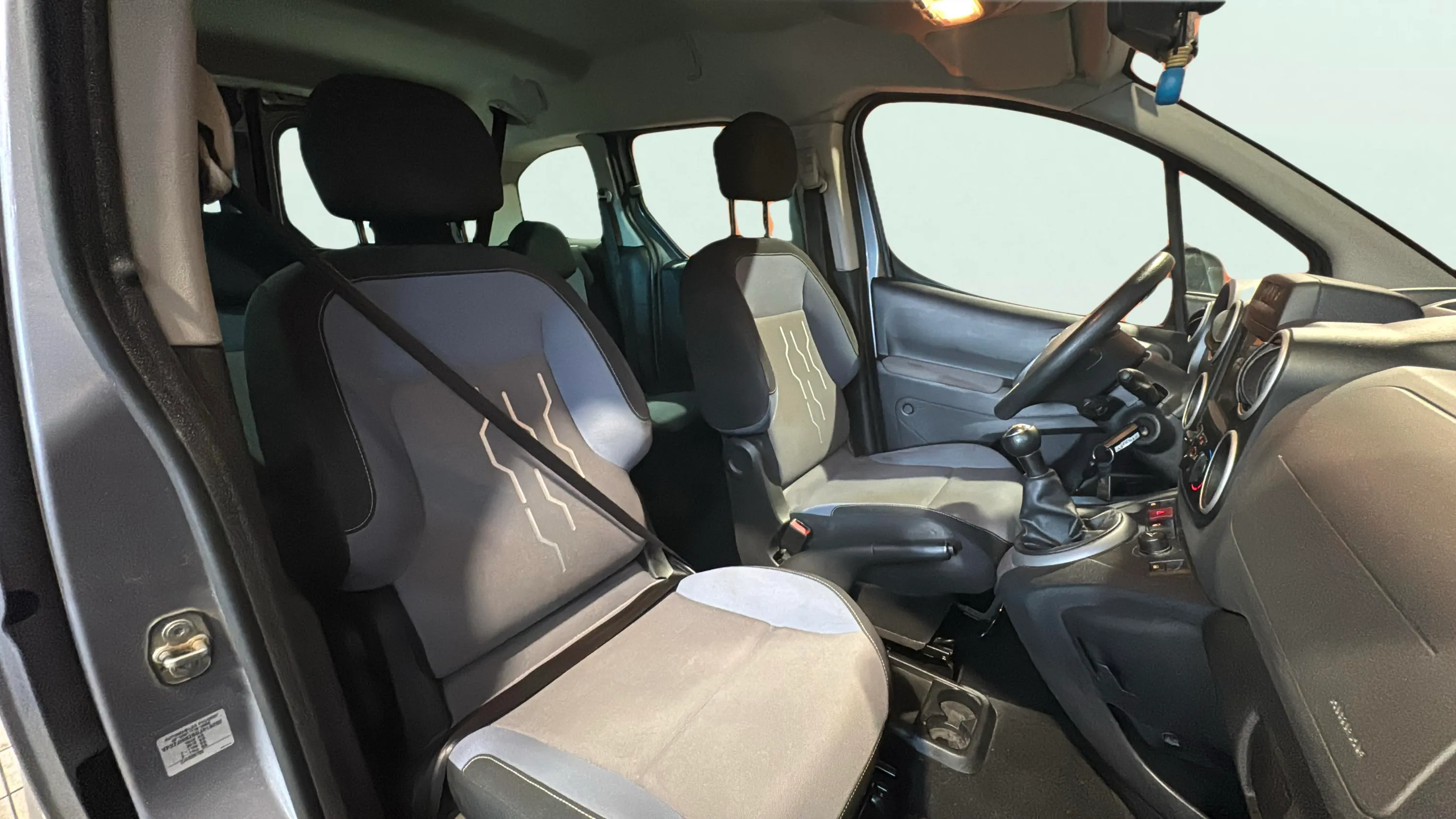 Peugeot Partner Tepee Active 1.2 PureTech - foto 21