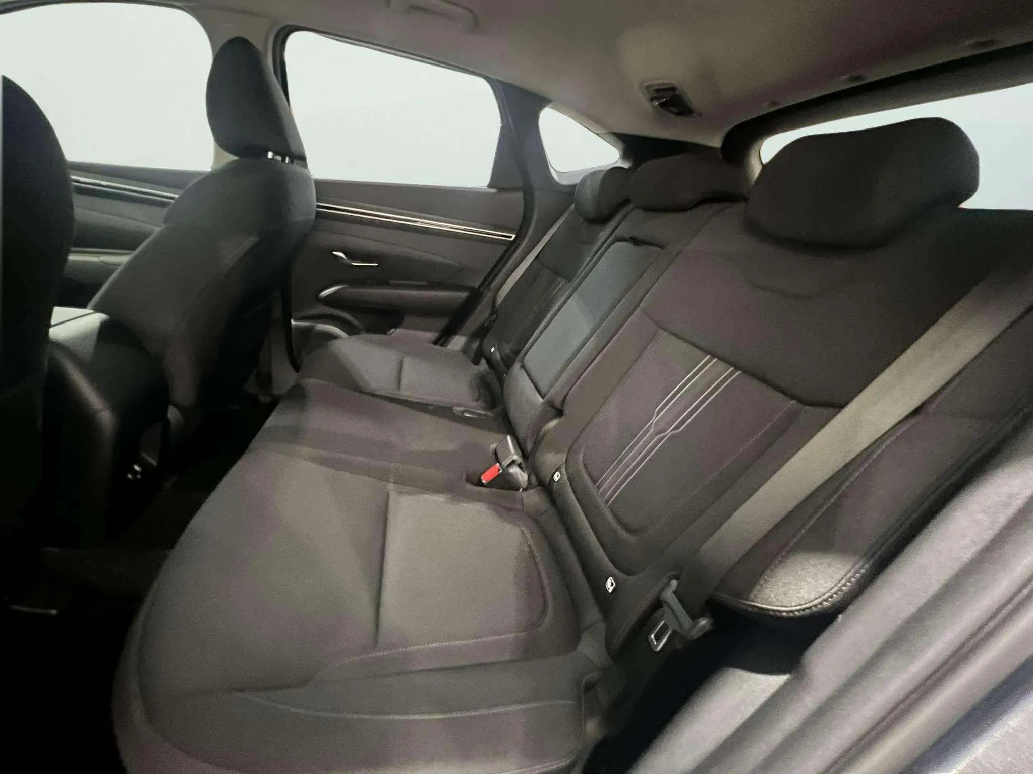 Hyundai Tucson 1.6 T-GDi HEV Maxx Sky - foto 13
