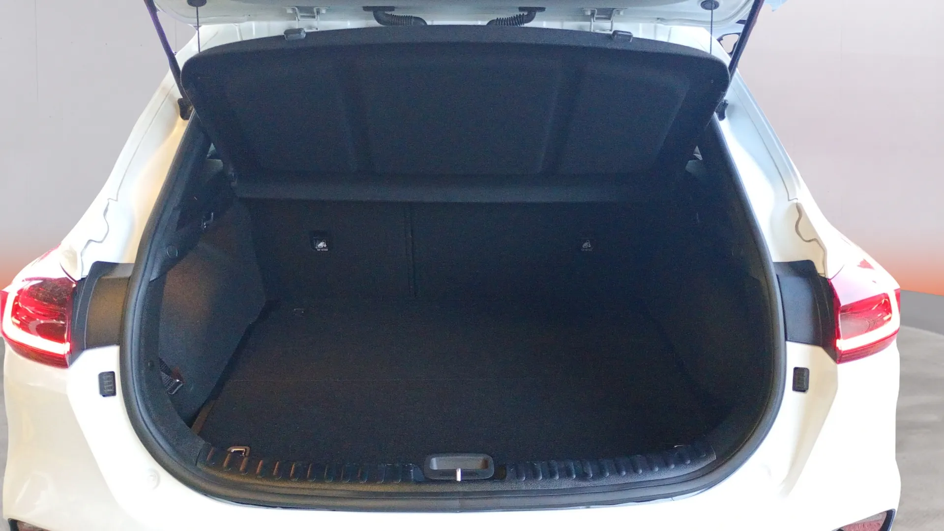 Kia XCeed 1.6 CRDi Drive - foto 24