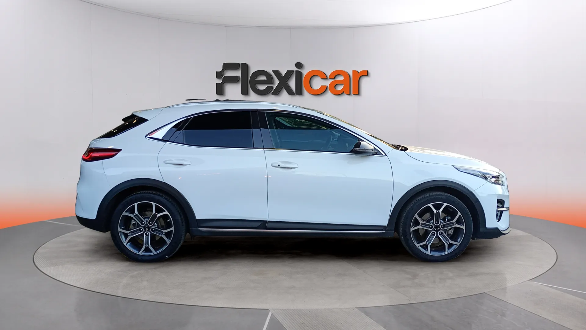 Kia XCeed 1.6 CRDi Drive - foto 8