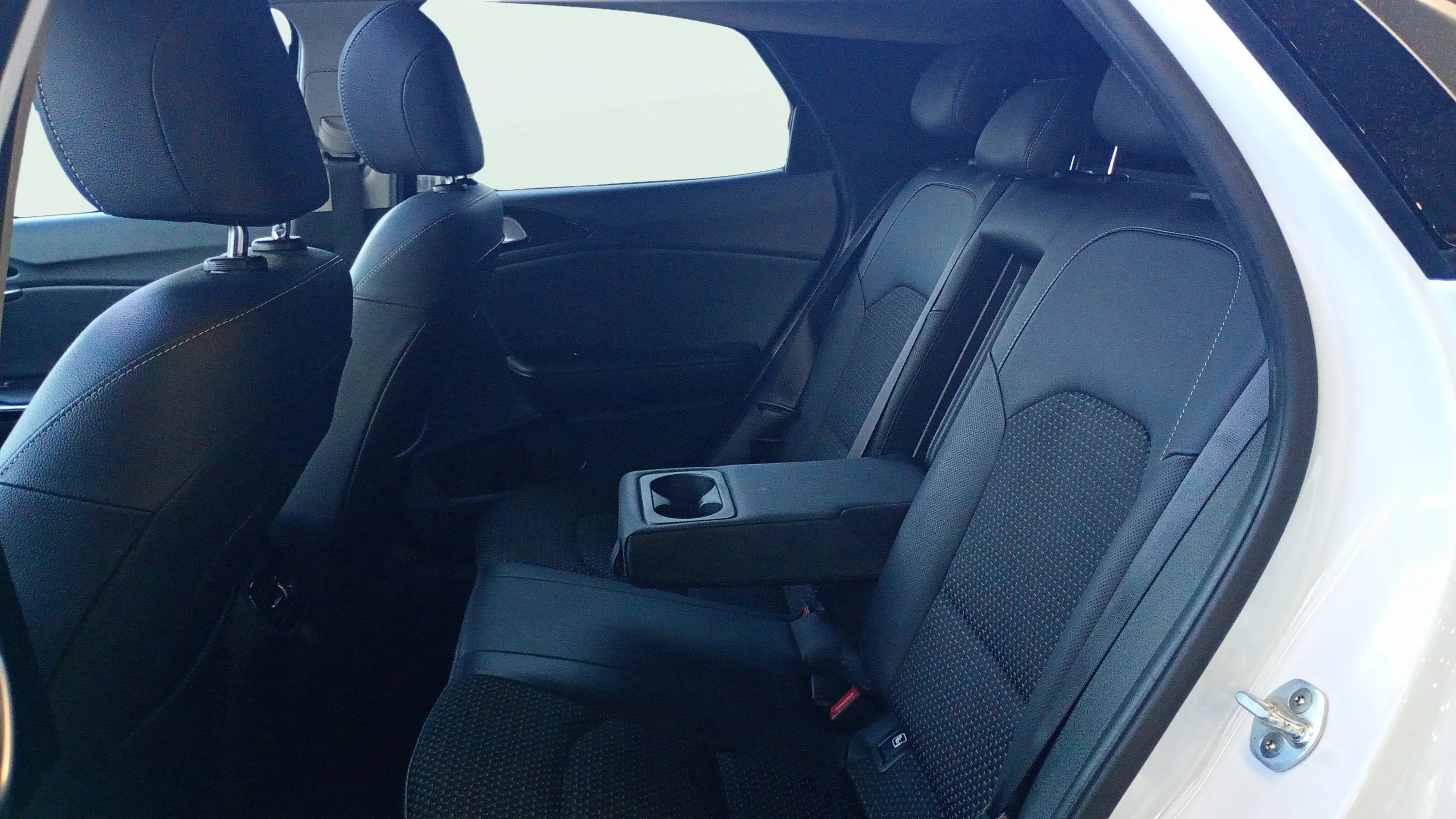 Kia XCeed 1.6 CRDi Drive - foto 21
