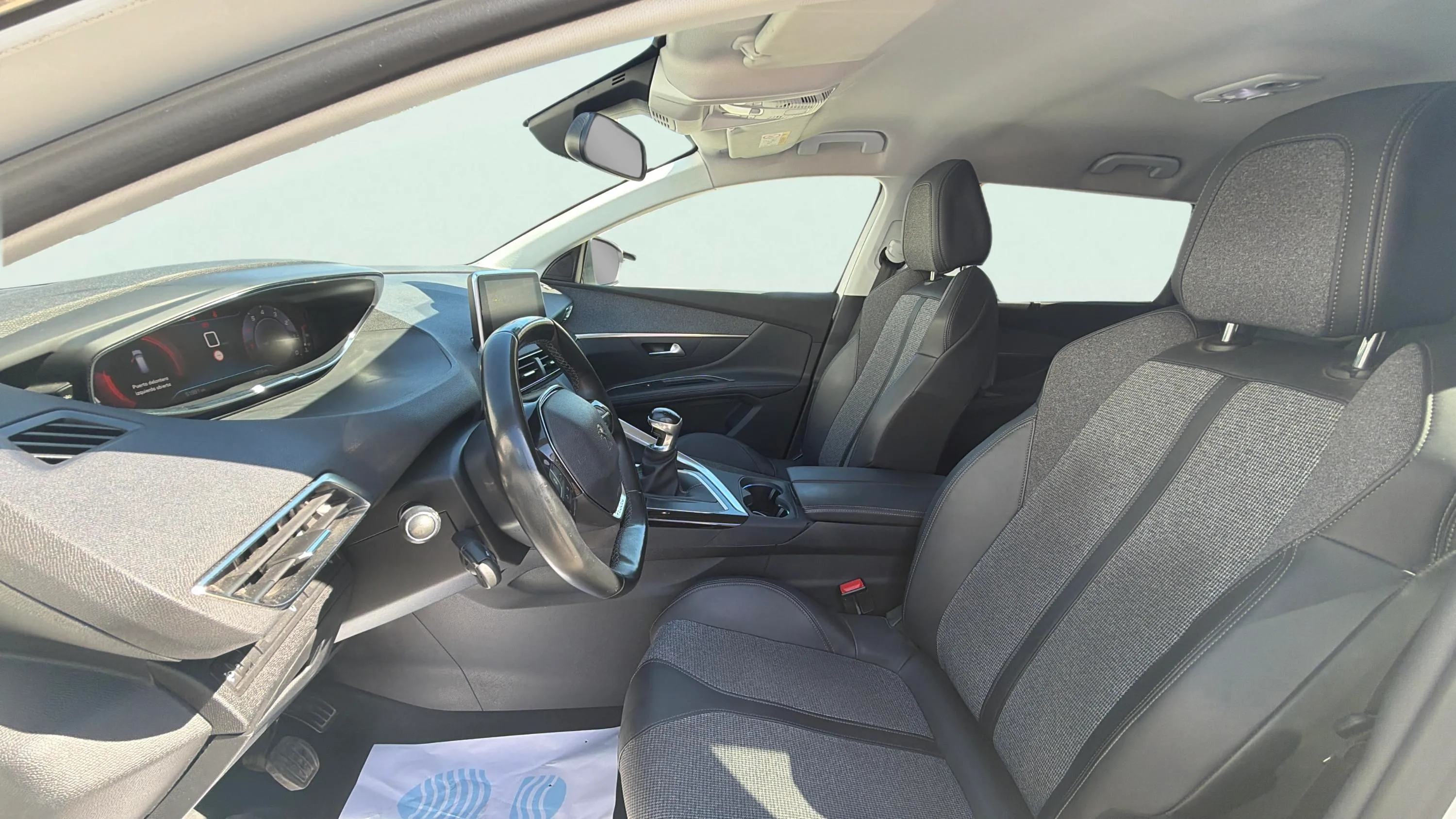 Peugeot 5008 Allure 1.2L PureTech - foto 19