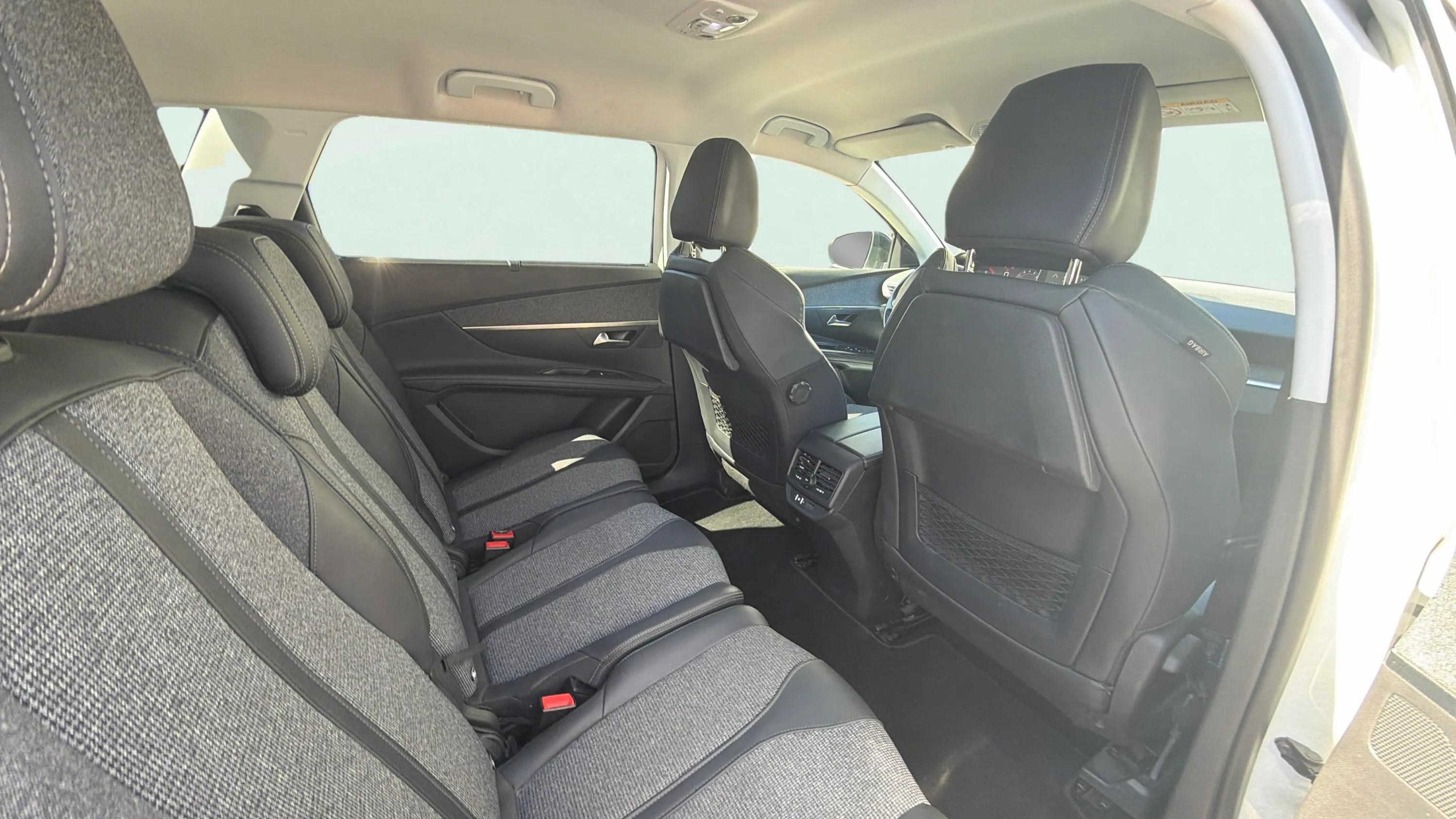 Peugeot 5008 Allure 1.2L PureTech - foto 21