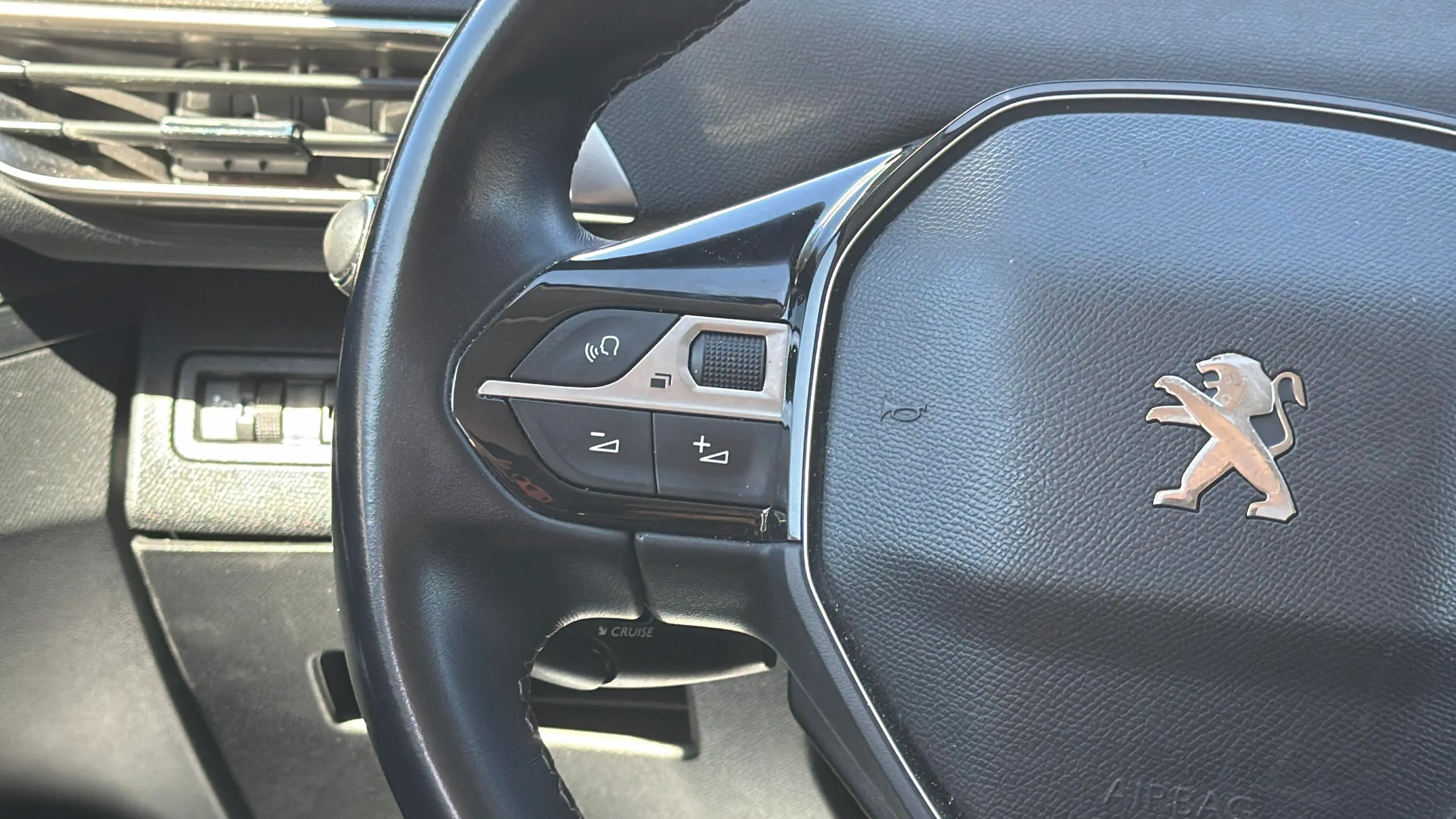Peugeot 5008 Allure 1.2L PureTech - foto 14