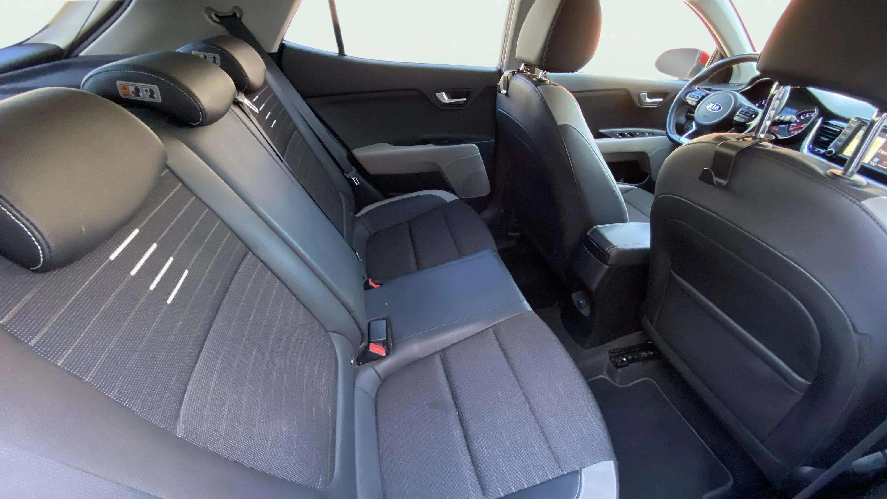 Kia Stonic 1.0 T-GDi Business - foto 16