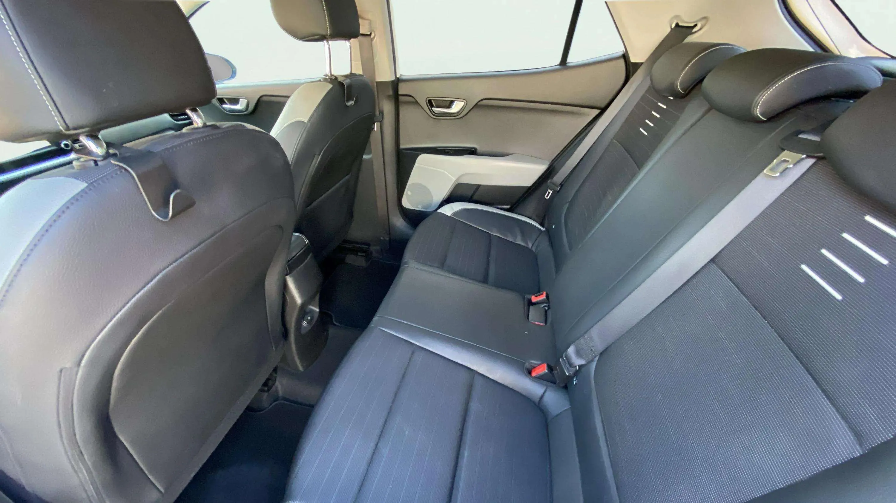 Kia Stonic 1.0 T-GDi Business - foto 14