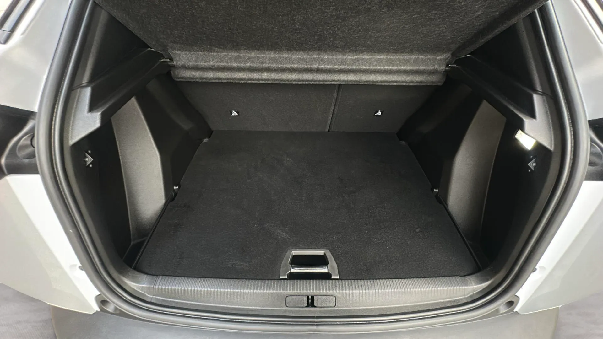 Peugeot 2008 N2008 Allure Hybrid 145 eDCS6 - foto 19