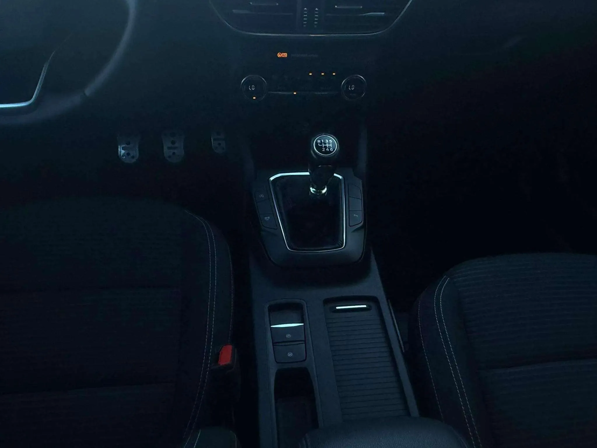 Ford Kuga Titanium 1.5 EcoBoost - foto 9