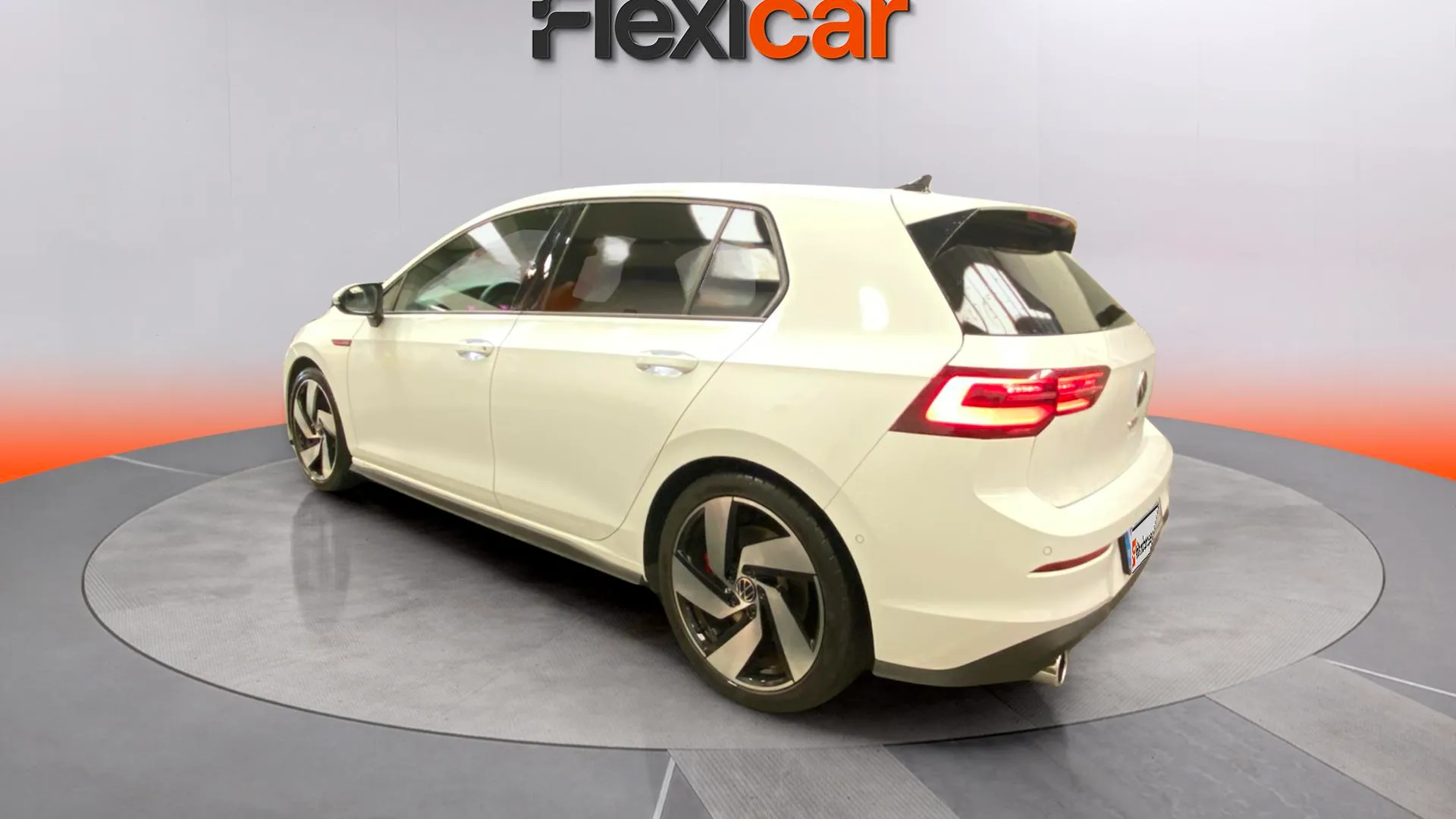 Volkswagen Golf GTI 2.0 TSI DSG - foto 5