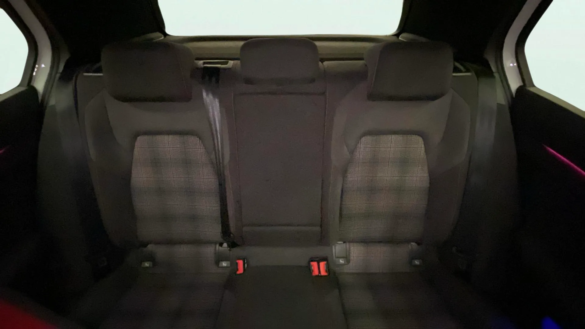 Volkswagen Golf GTI 2.0 TSI DSG - foto 12