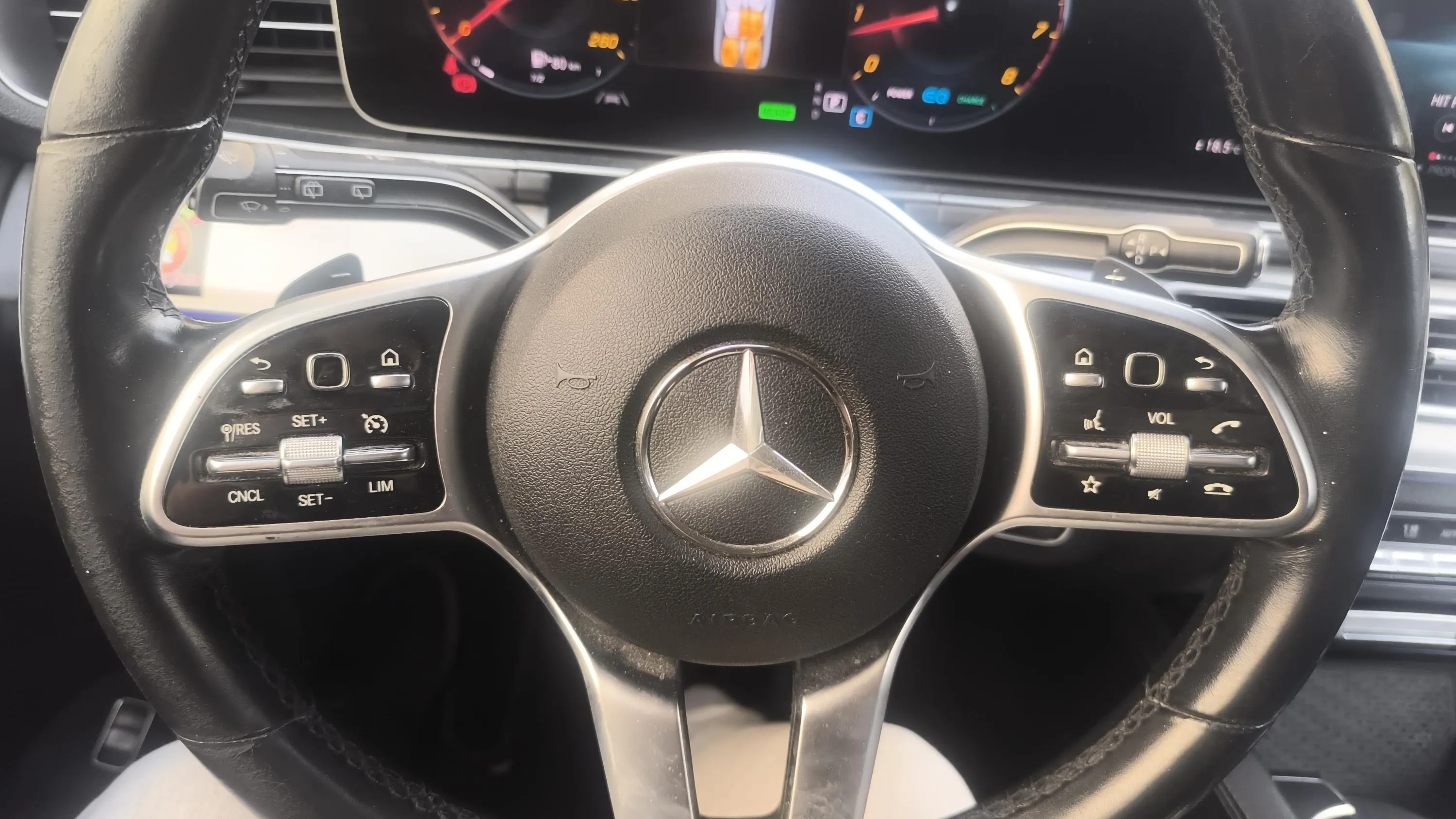 Mercedes-Benz GLE 450 4MATIC - foto 26