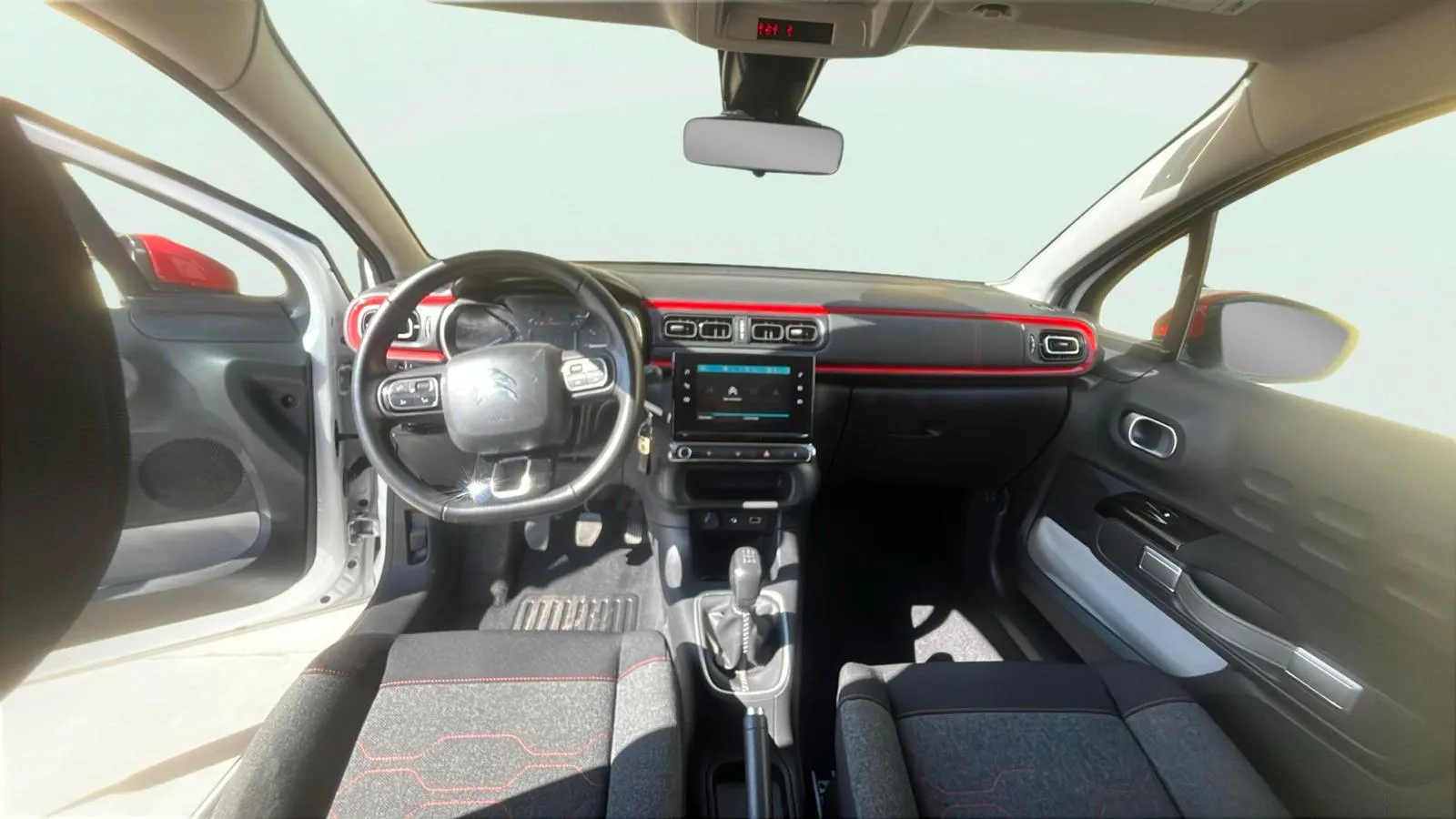 Citroën C3 PureTech Shine - foto 8