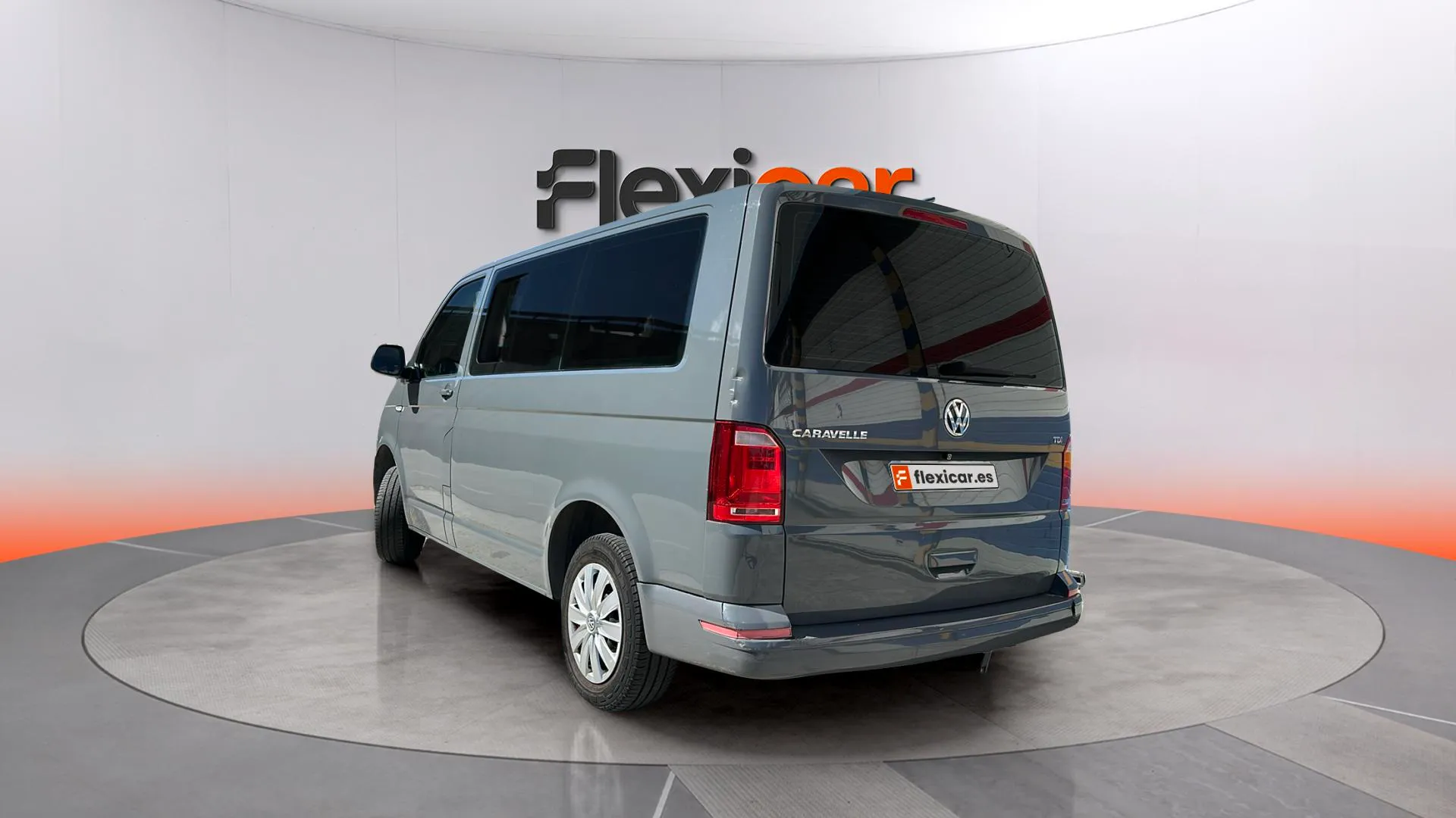 Volkswagen Caravelle Trendline Corto 2.0 TDI BMT - foto 8
