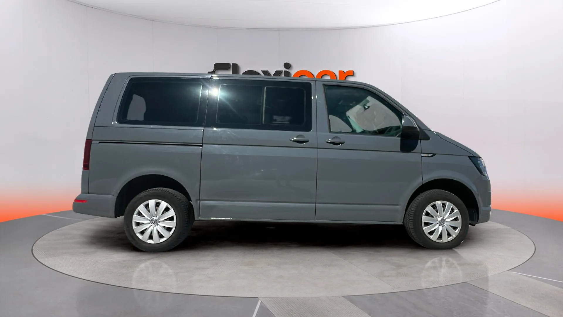 Volkswagen Caravelle Trendline Corto 2.0 TDI BMT - foto 4