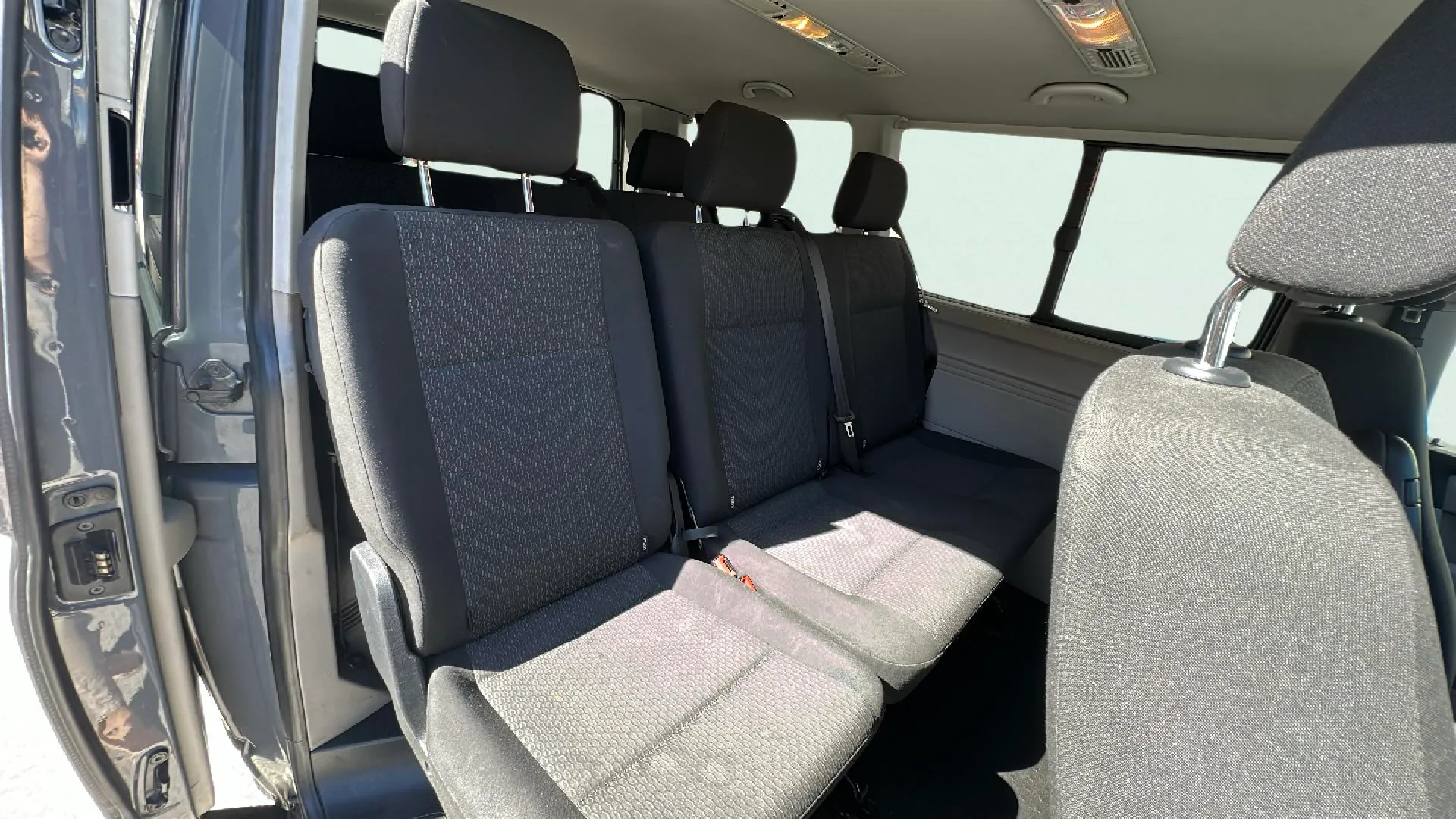 Volkswagen Caravelle Trendline Corto 2.0 TDI BMT - foto 17