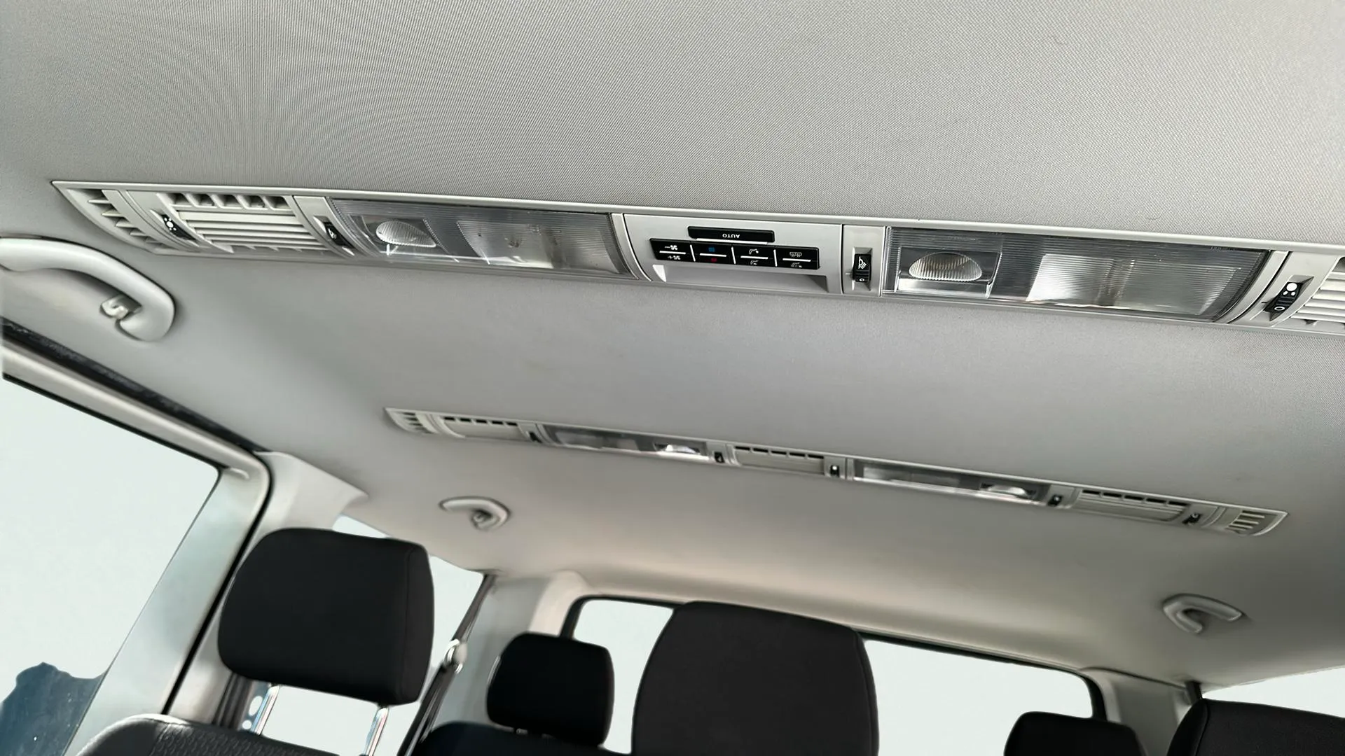 Volkswagen Caravelle Trendline Corto 2.0 TDI BMT - foto 14