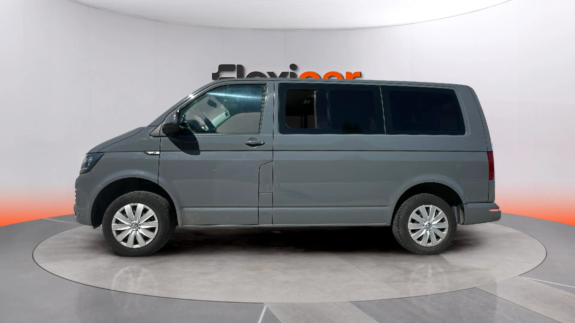 Volkswagen Caravelle Trendline Corto 2.0 TDI BMT - foto 5