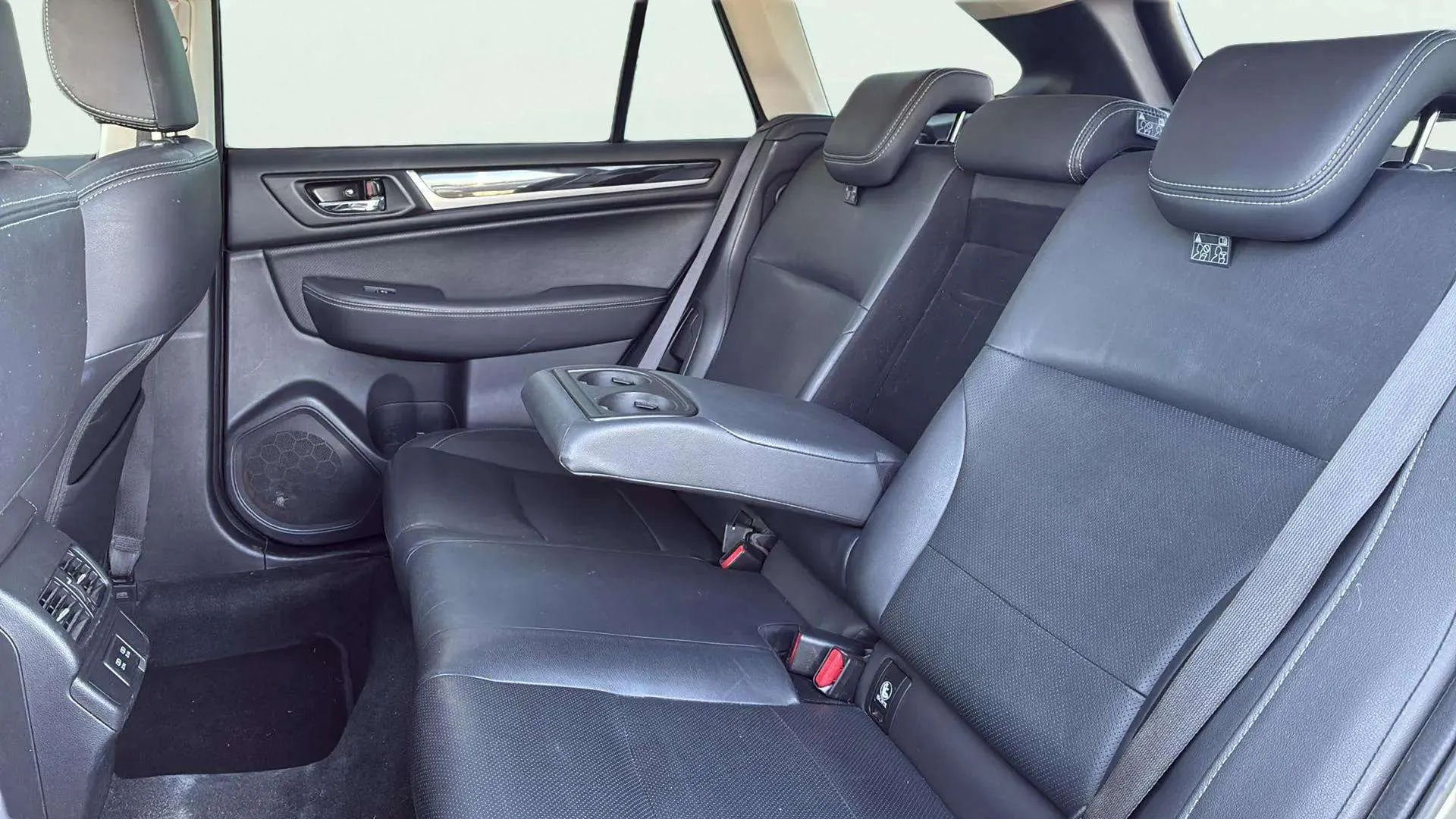 Subaru Outback 2.5i Executive Plus S CVT Lineartr. AWD - foto 29