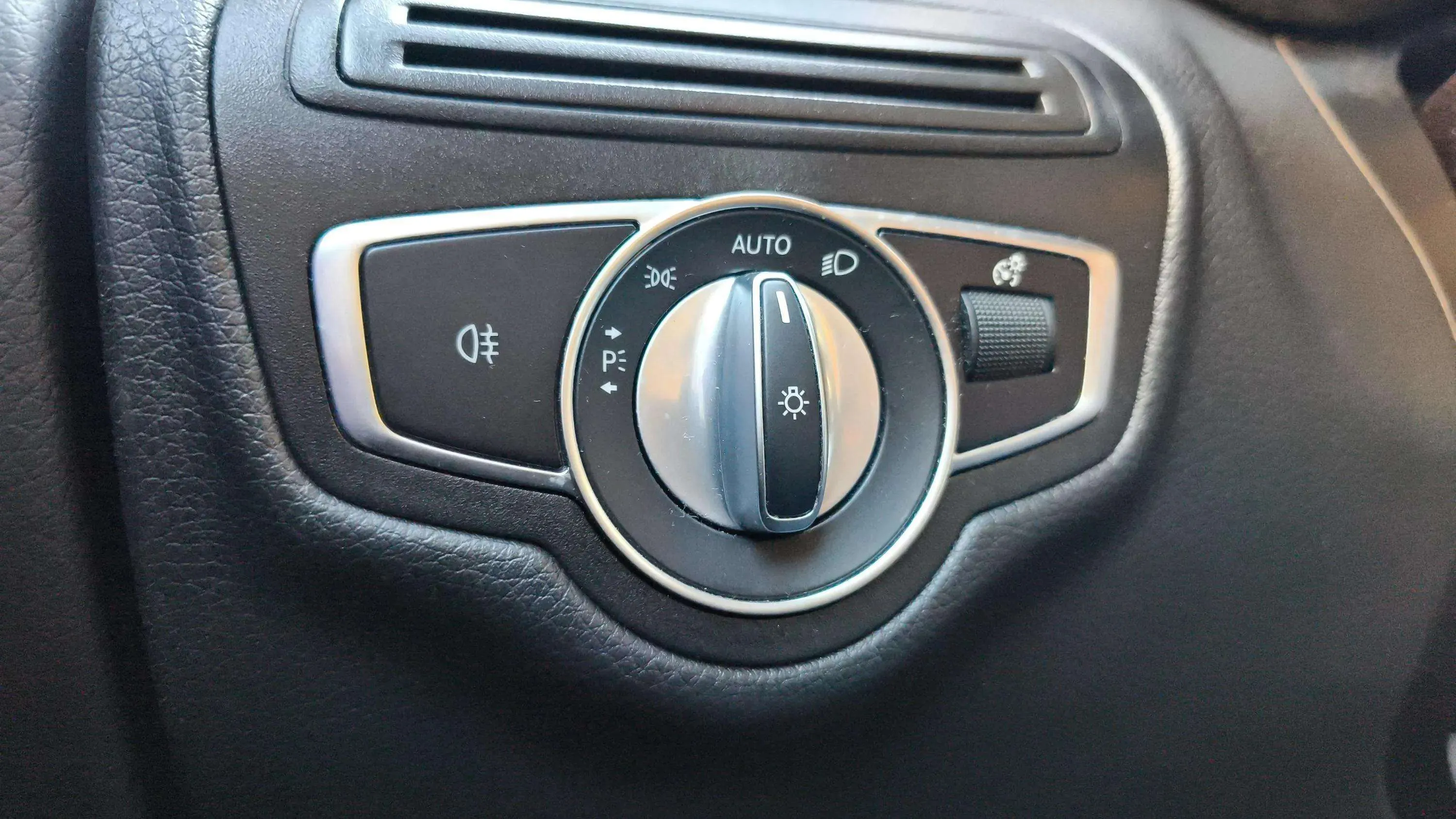 Mercedes-Benz GLC 220 d 4MATIC - foto 21