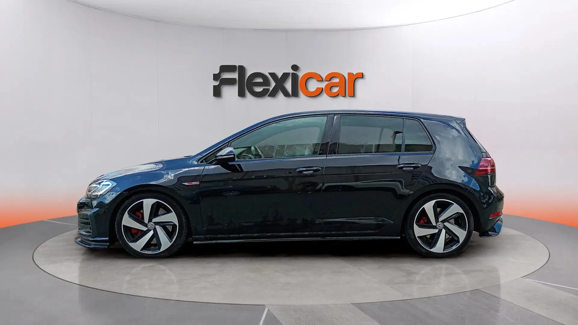 Volkswagen Golf GTI Performance 2.0 TSI - foto 4