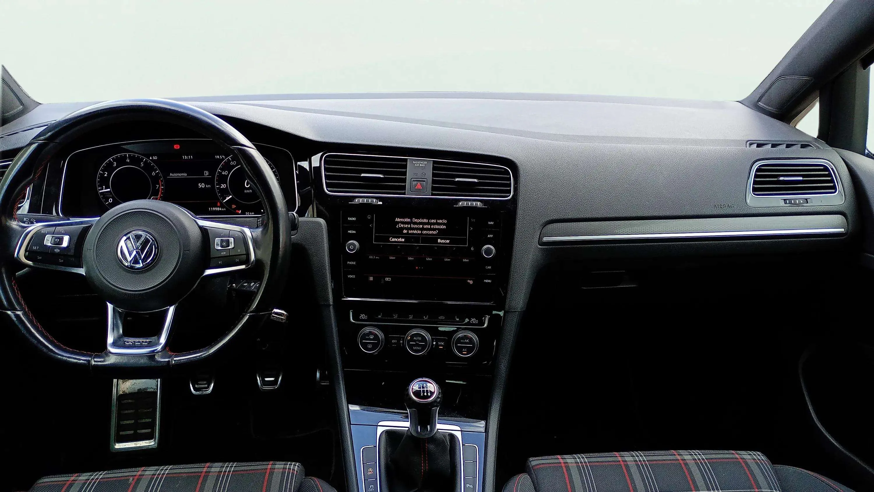 Volkswagen Golf GTI Performance 2.0 TSI - foto 12