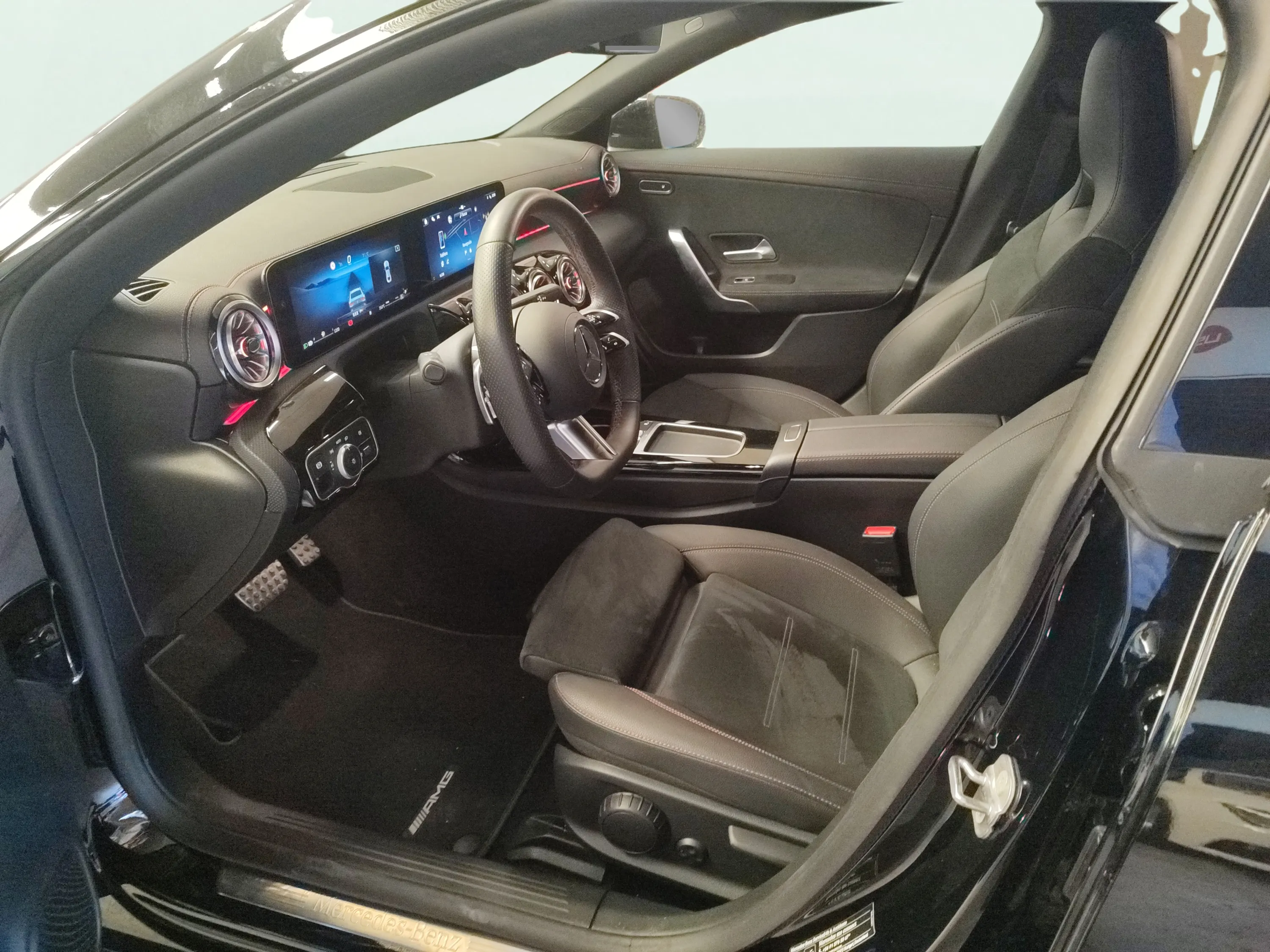 Mercedes-Benz CLA 200 - foto 14