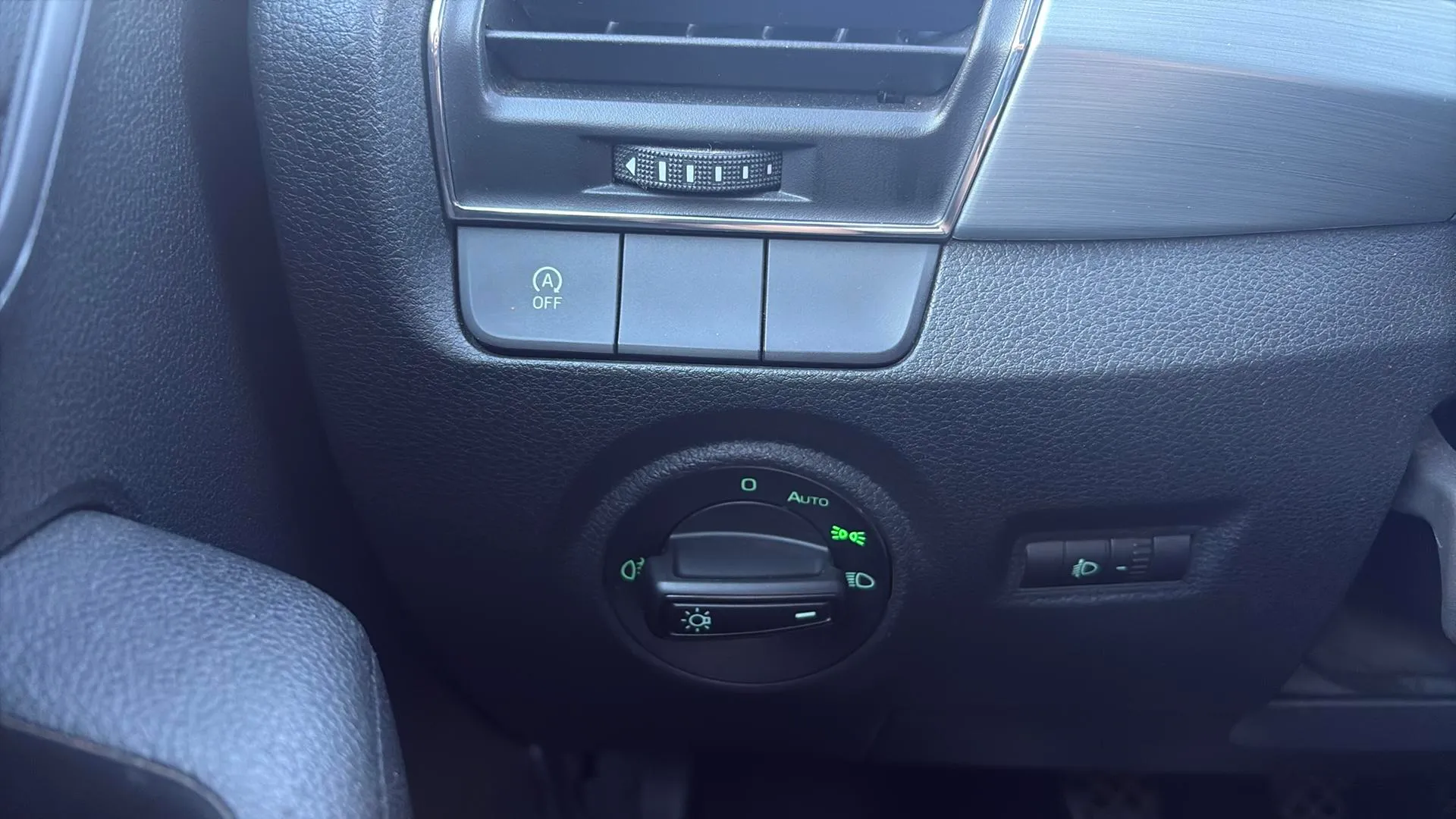 Škoda Fabia 1.0 MPI Active - foto 26