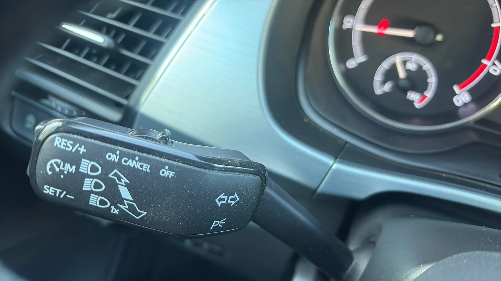 Škoda Fabia 1.0 MPI Active - foto 23