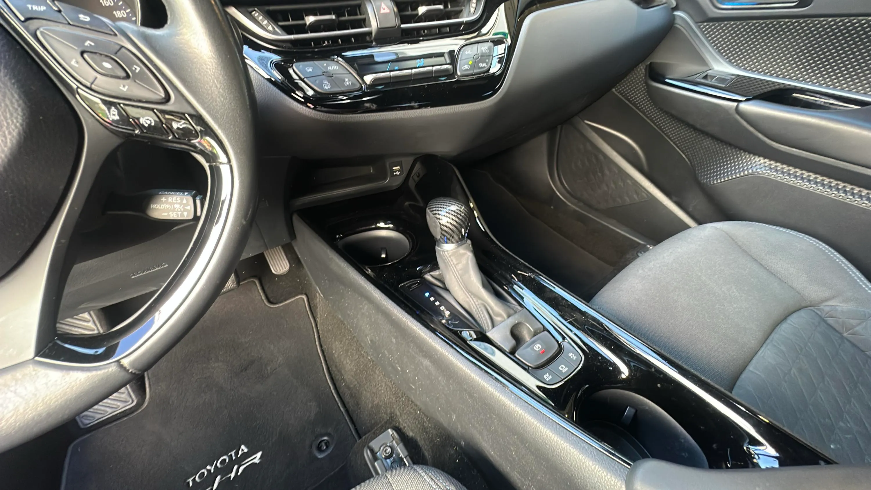 Toyota C-HR 1.8 125H Advance - foto 17