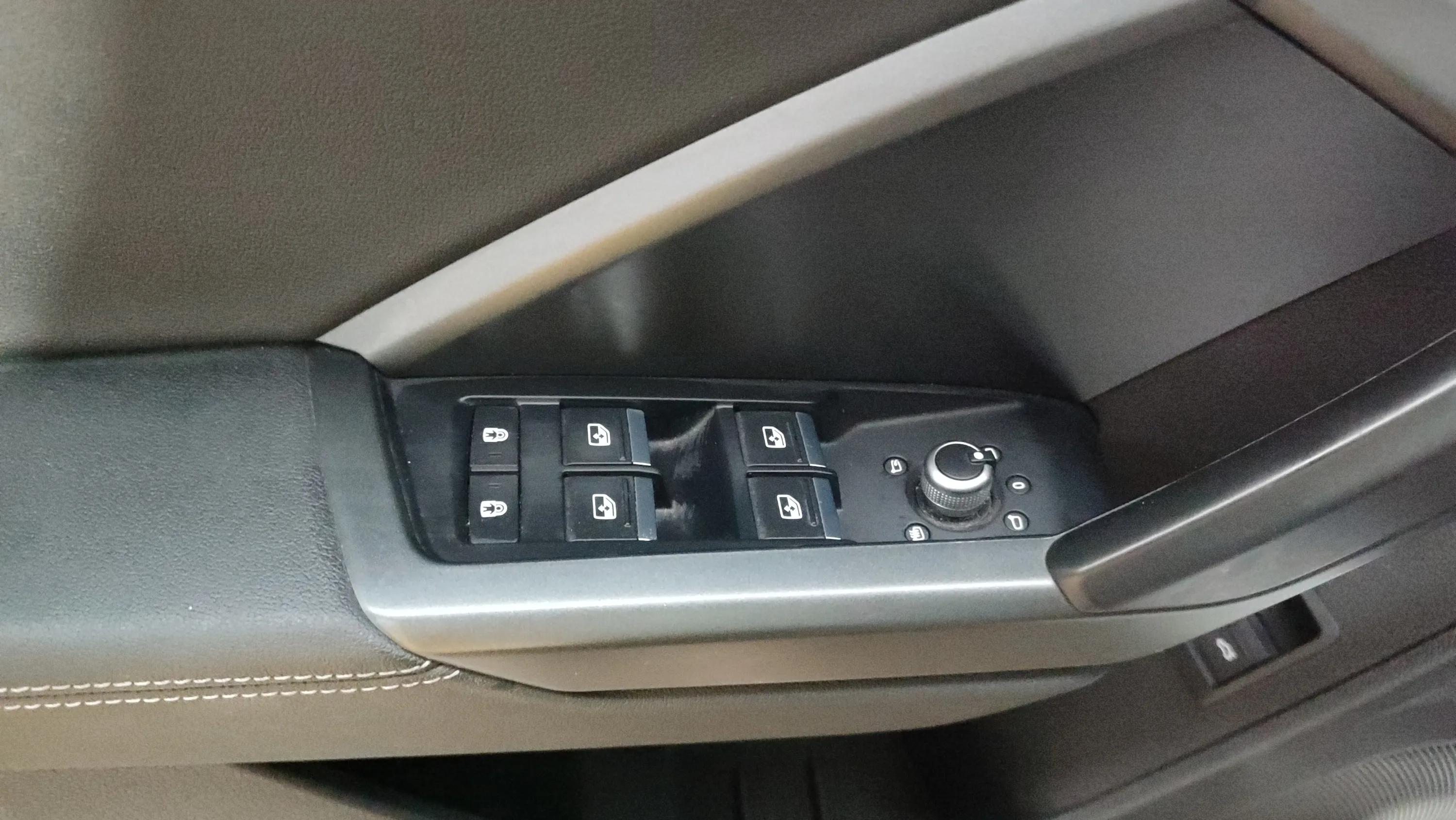 Audi Q3 35 TDI quattro - foto 17