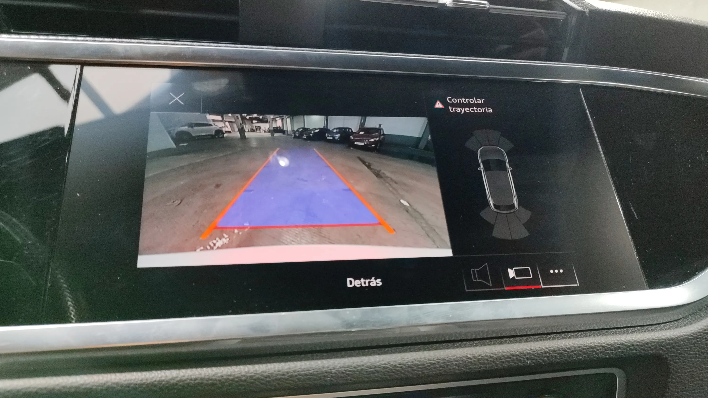 Audi Q3 35 TDI quattro - foto 13