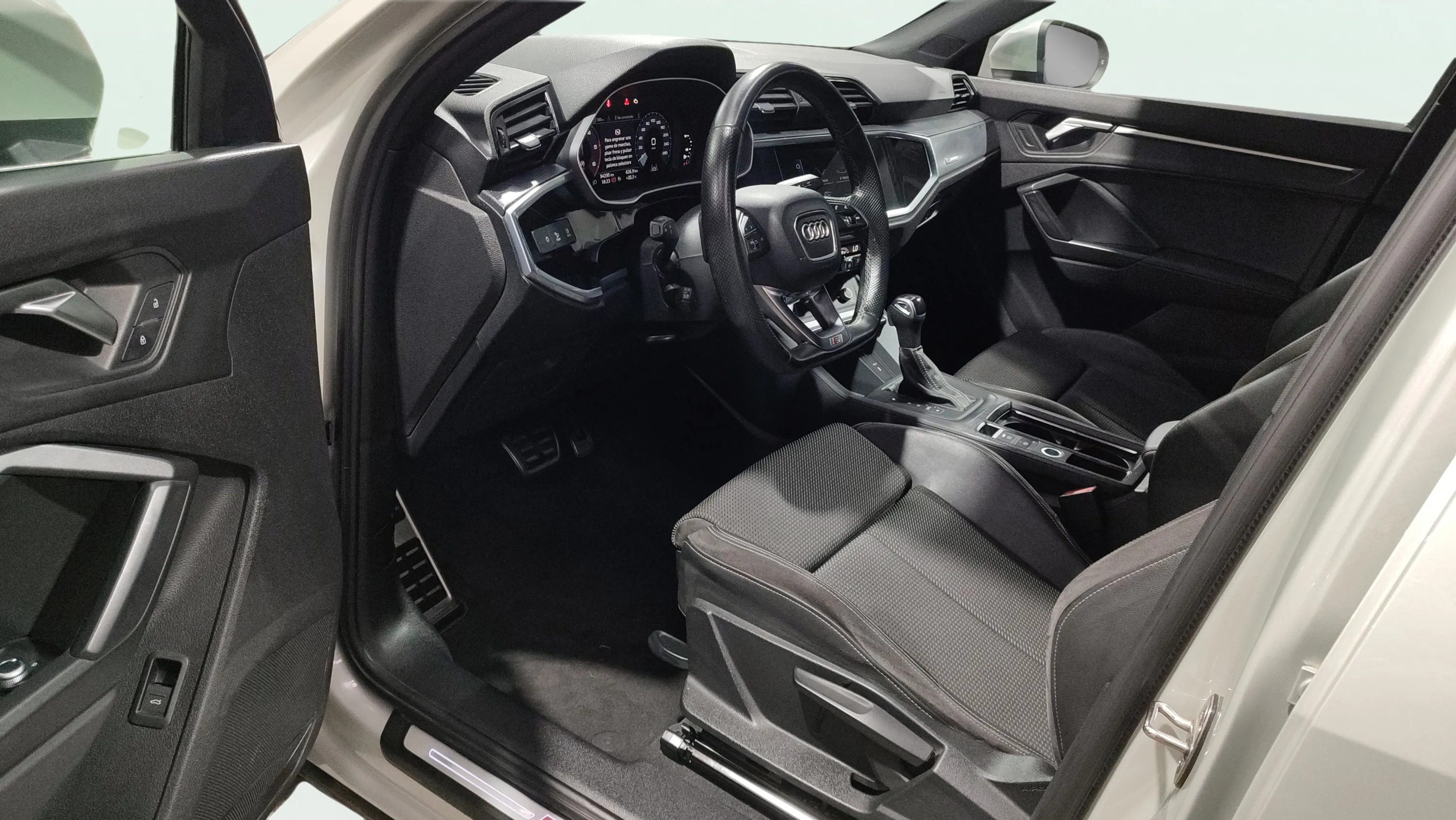 Audi Q3 35 TDI quattro - foto 18