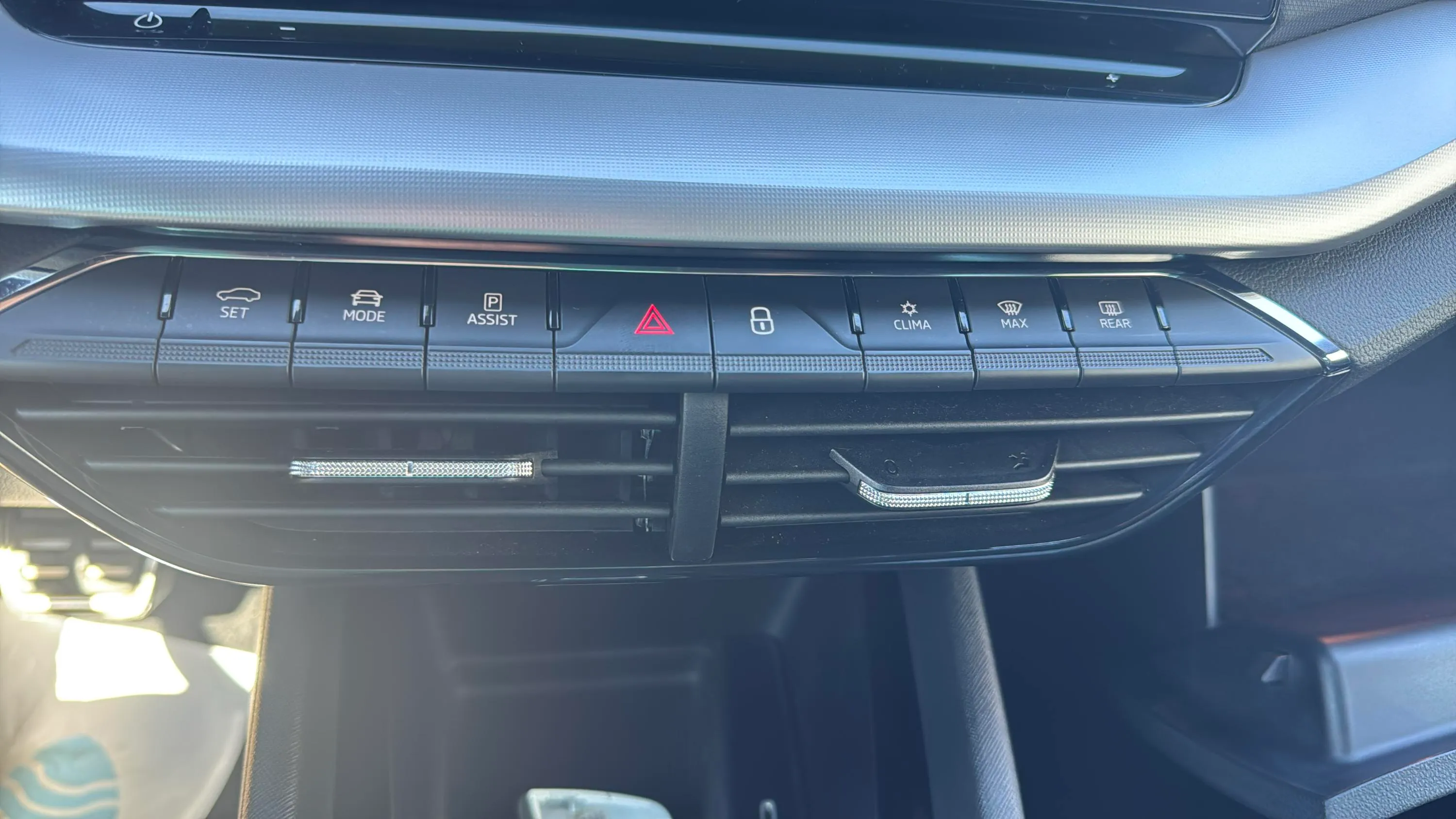 Škoda Octavia Combi 1.5 TSI DSG m-HEV Sport - foto 21