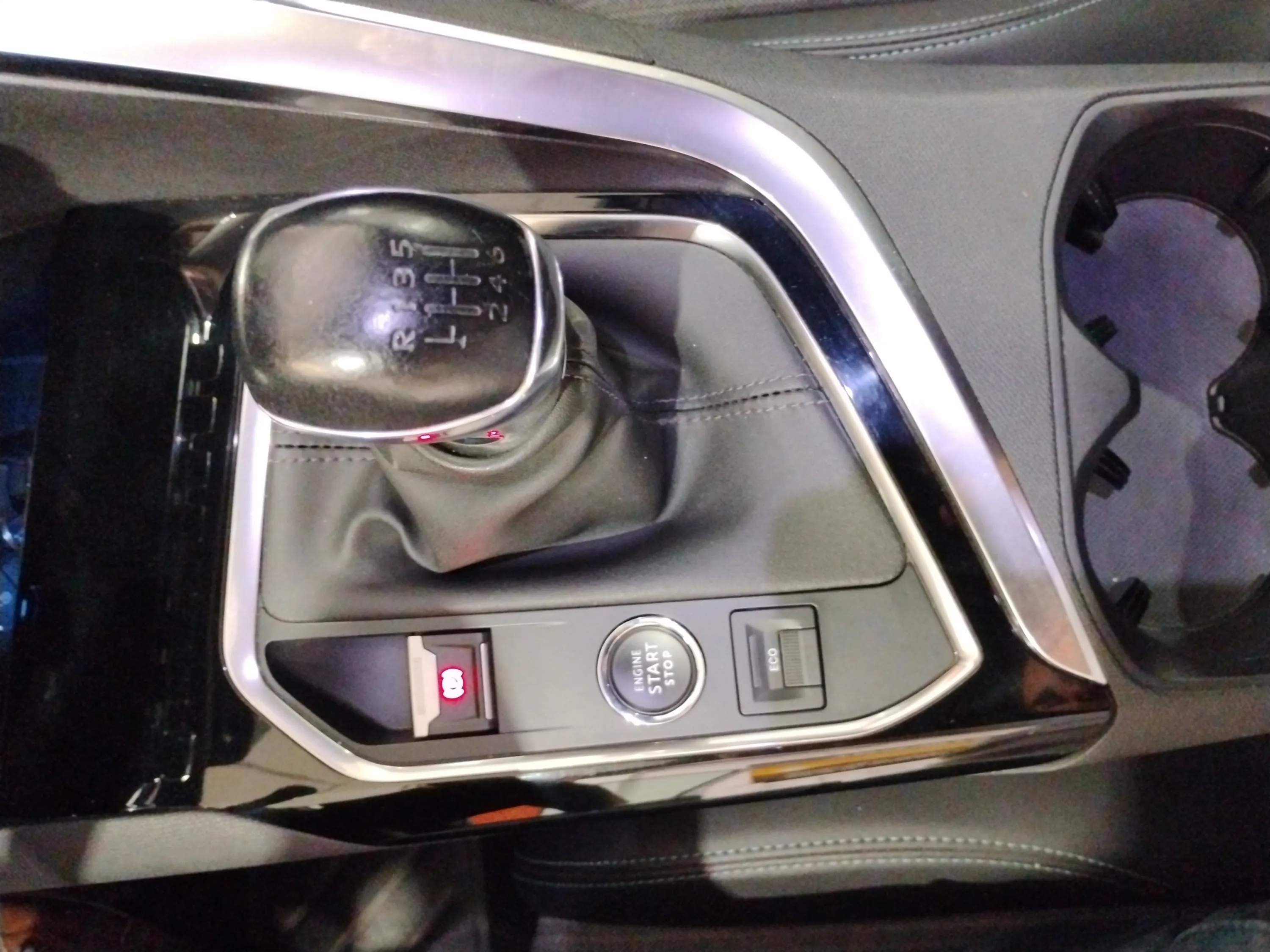 Peugeot 5008 1.2 PureTech Allure Pack - foto 27