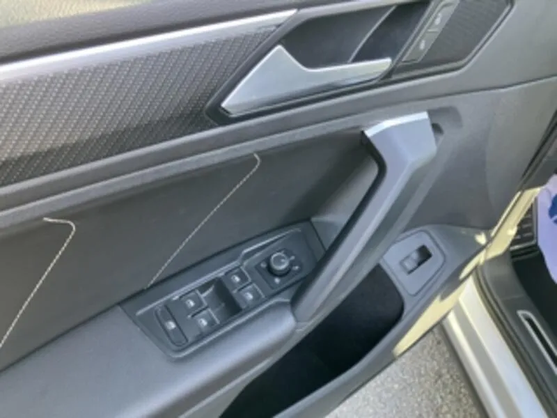 Volkswagen Tiguan R-Line 2.0 TDI DSG - foto 12