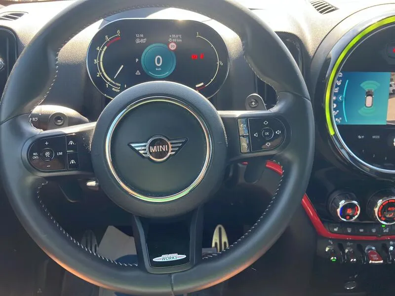 MINI Countryman Cooper SD ALL4 - foto 32