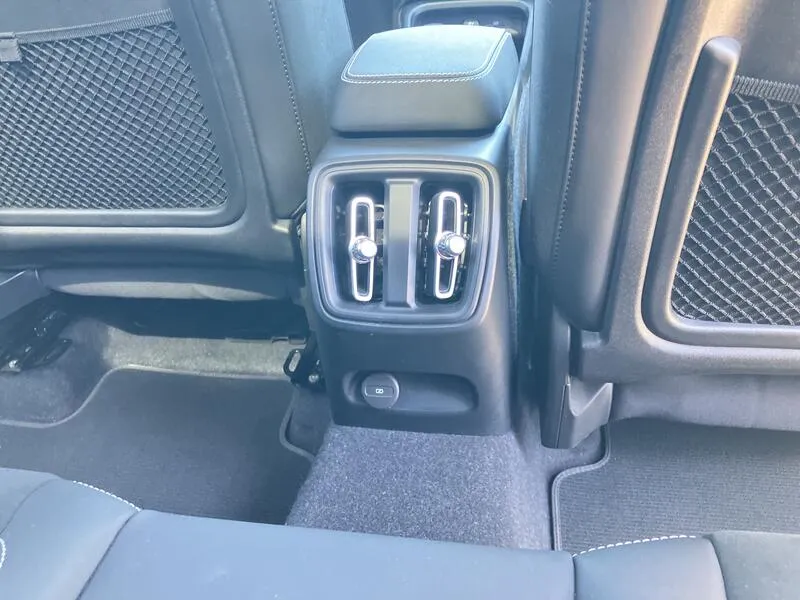 Volvo XC40 Recharge Twin Eléctrico Pro AWD - foto 28