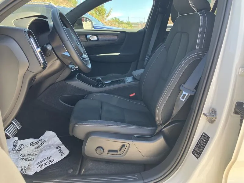 Volvo XC40 Recharge Twin Eléctrico Pro AWD - foto 17