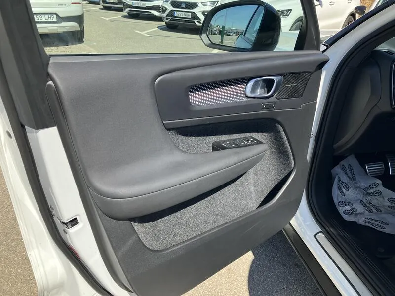 Volvo XC40 Recharge Twin Eléctrico Pro AWD - foto 15