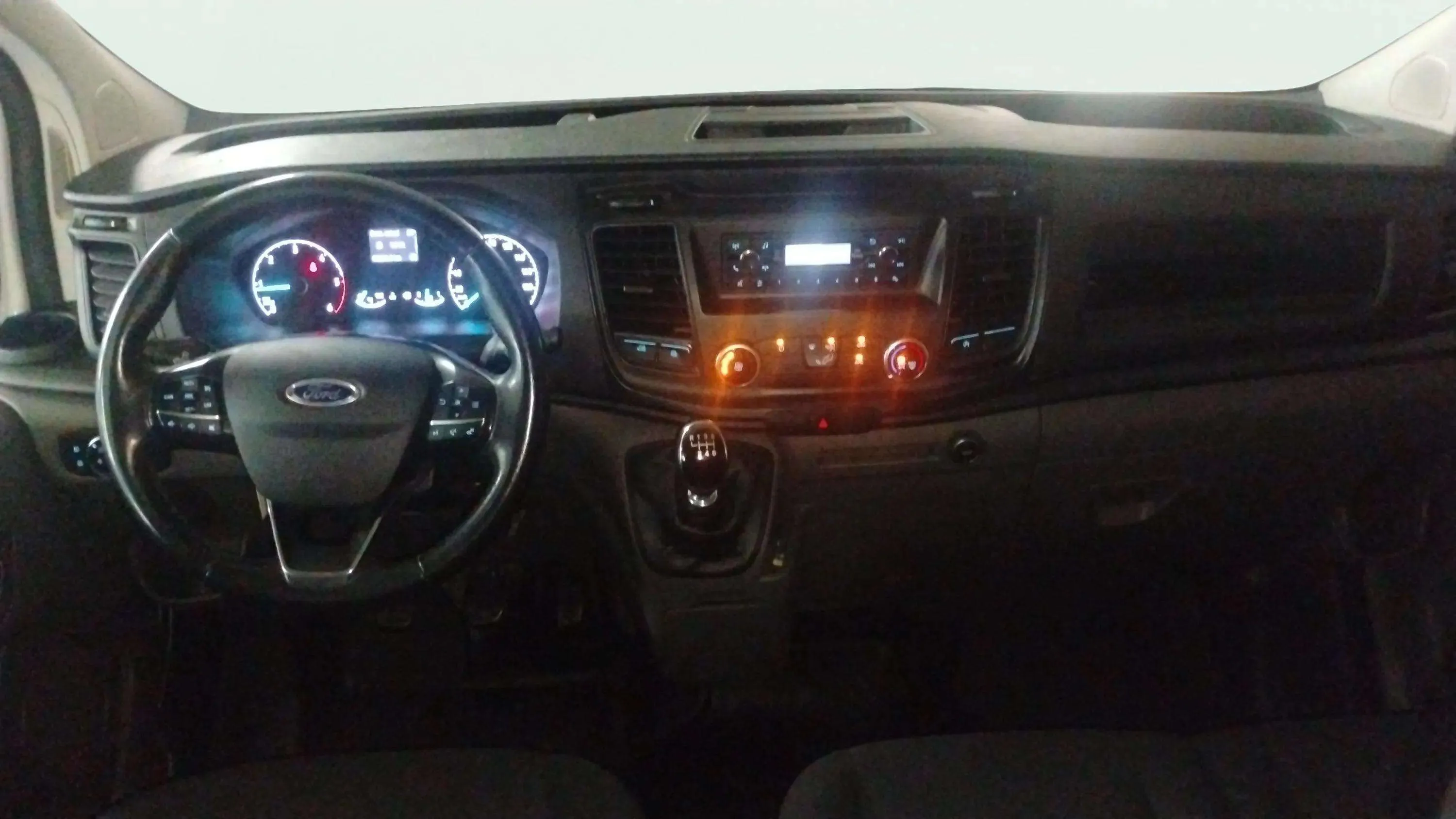 Ford Transit Custom - foto 13